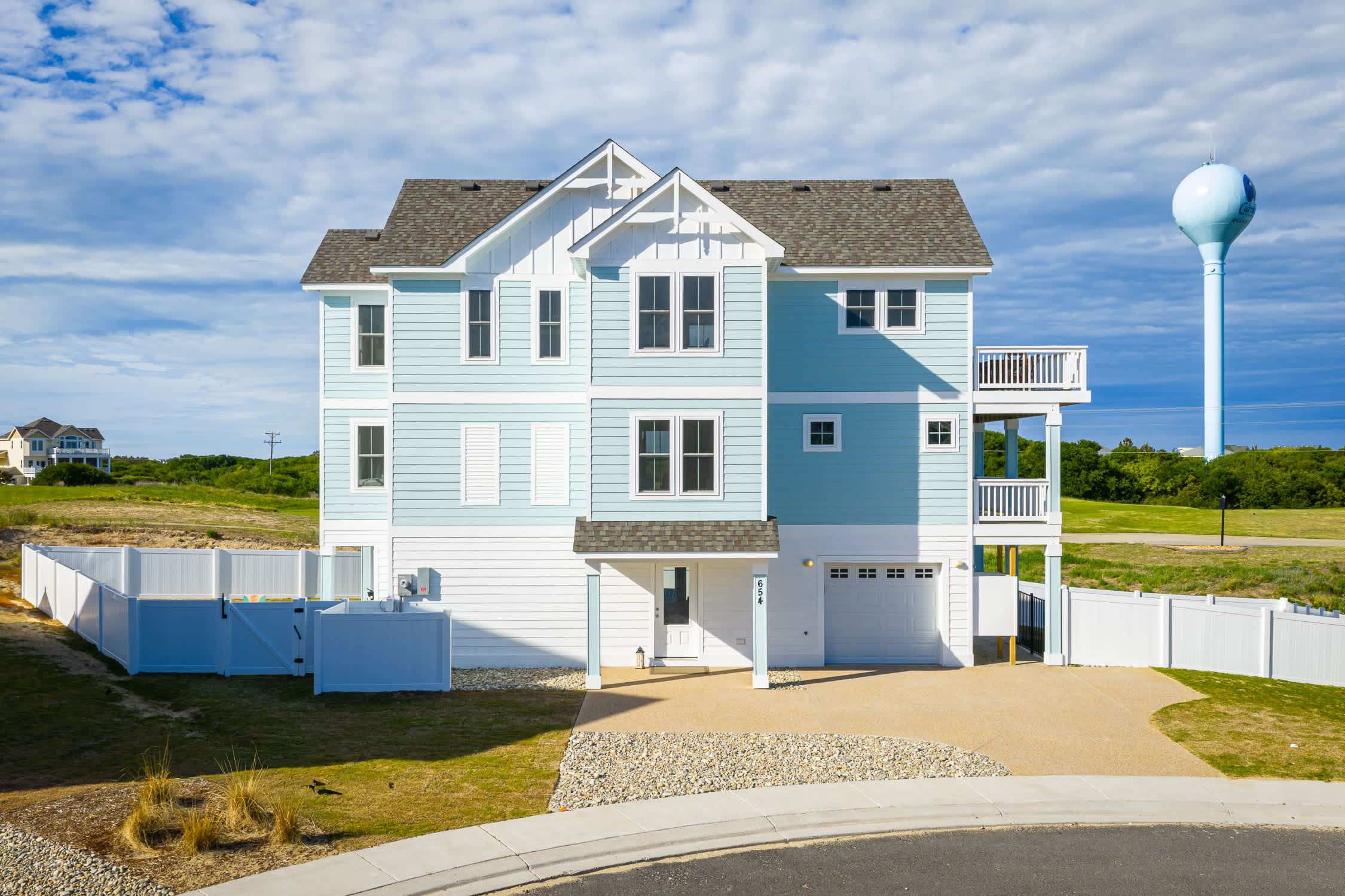The Salty Mule New Corolla Home w Pool Spa