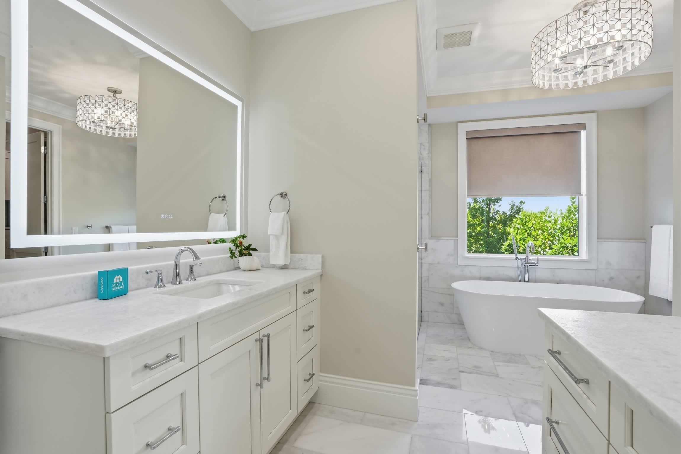 Central Naples Luxury Pool Spa Prime Location | Photo 24