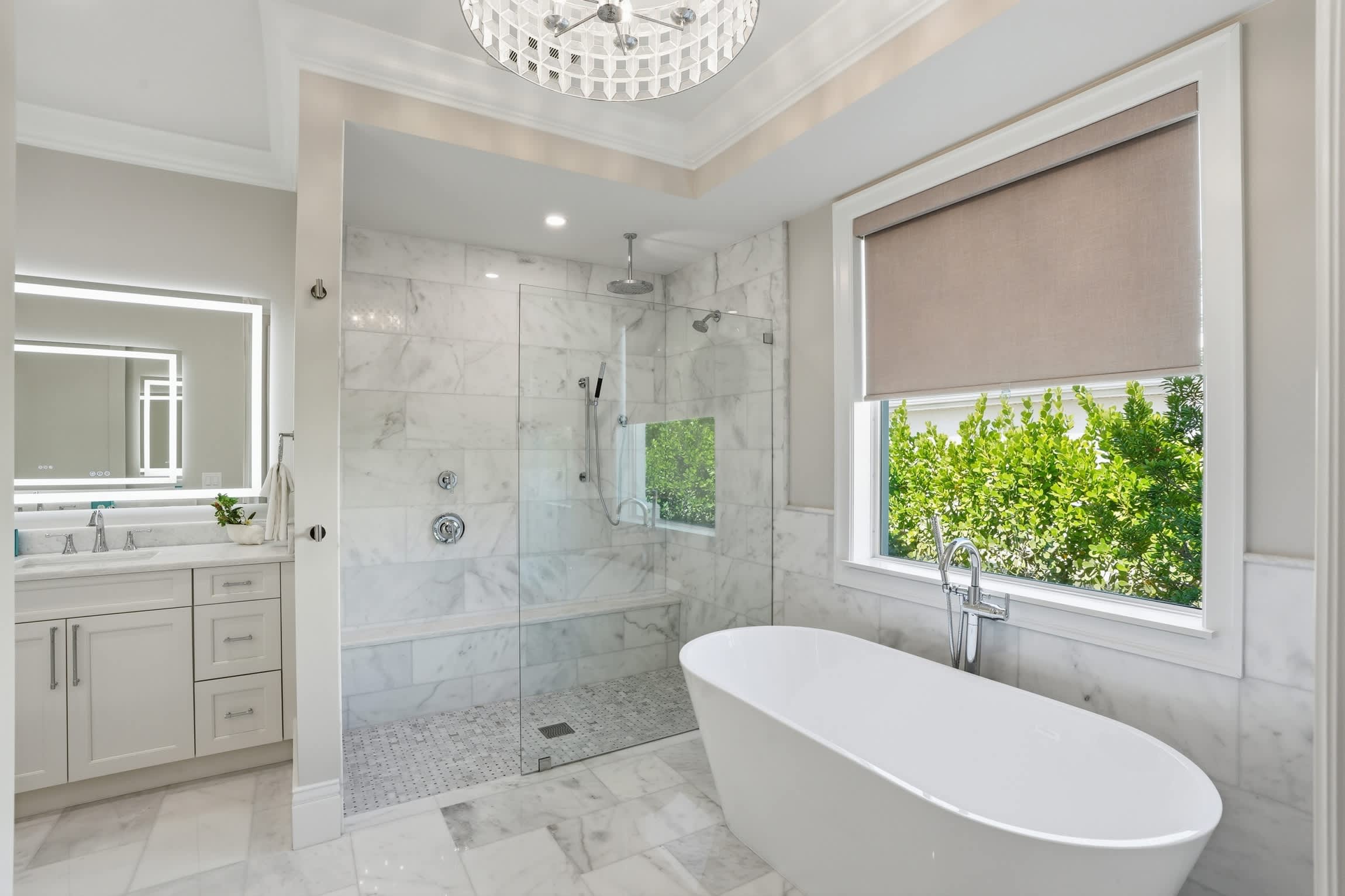 Central Naples Luxury Pool Spa Prime Location | Photo 25
