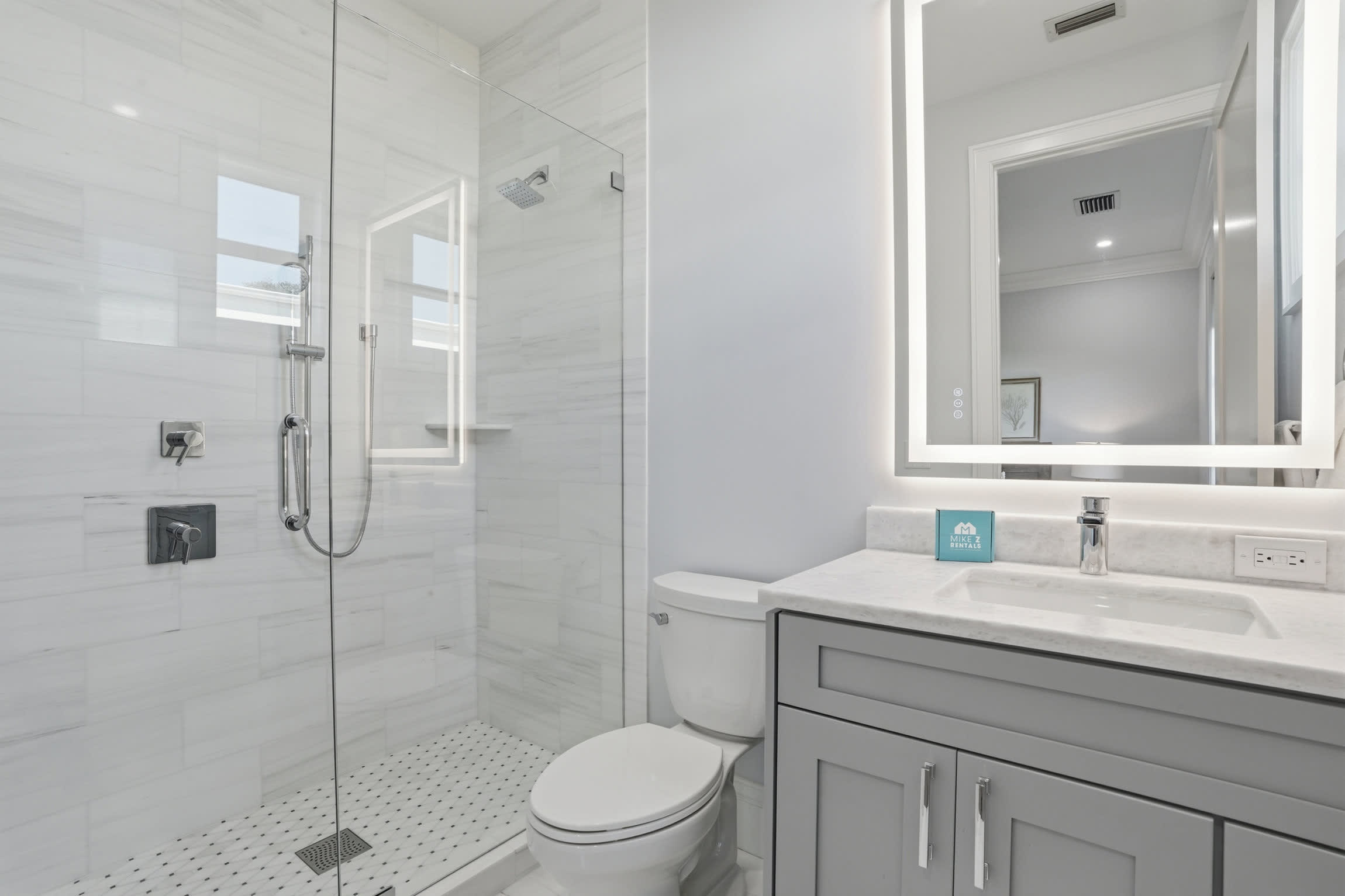 Central Naples Luxury Pool Spa Prime Location | Photo 32