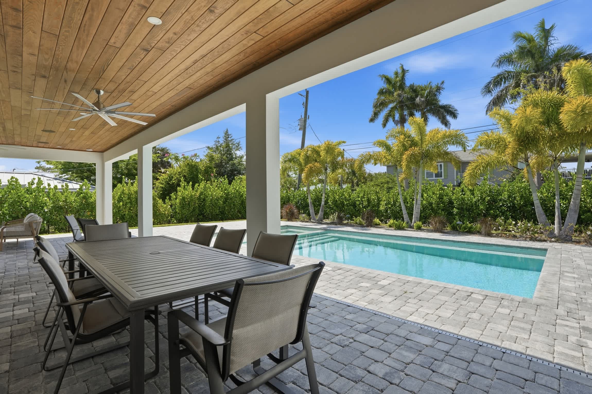 Central Naples Luxury Pool Spa Prime Location | Photo 5