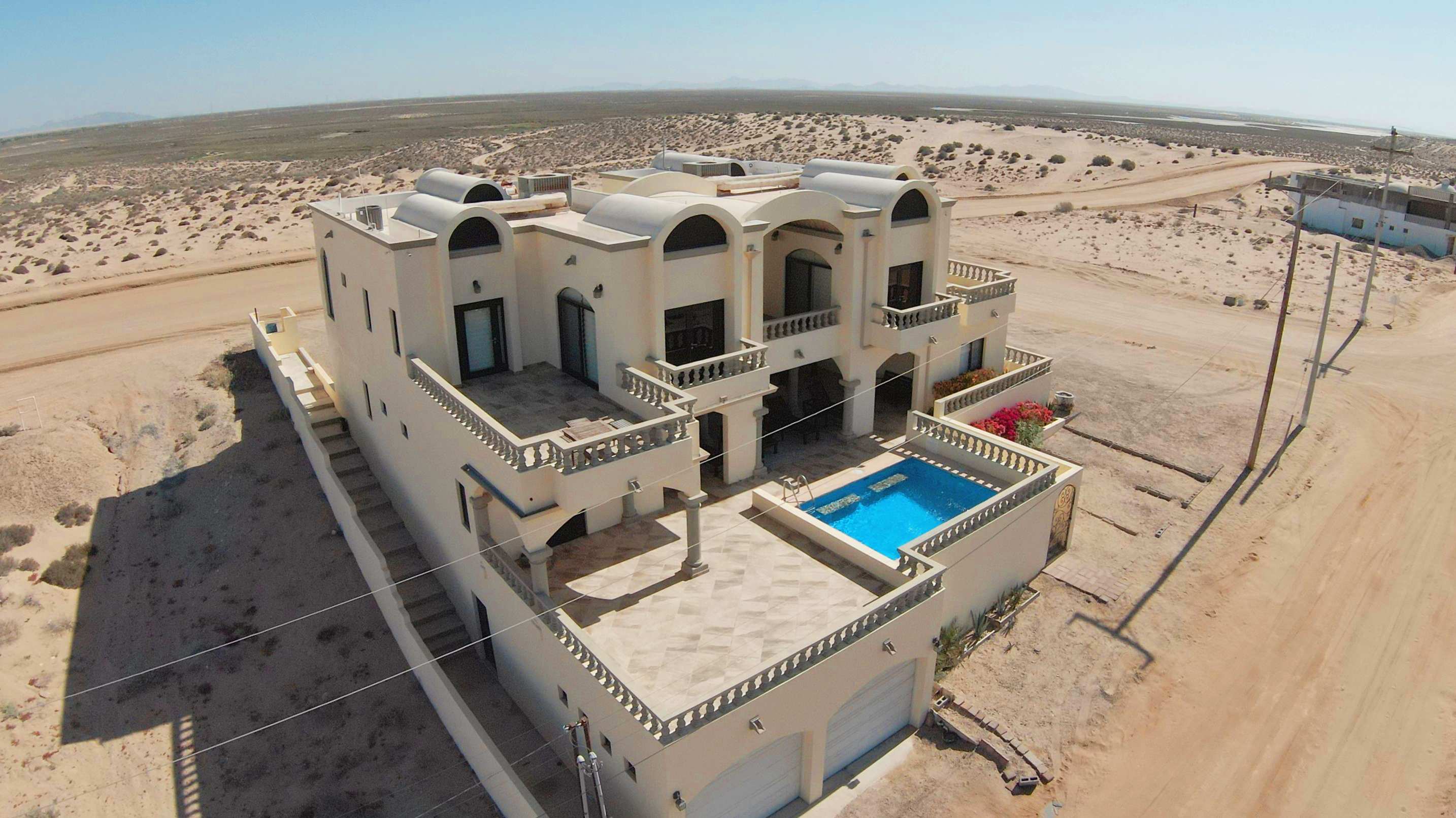 Big Home in Las Conchas with Pool Hacienda de Solis