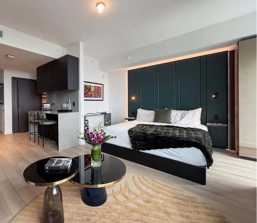New Luxury Studio Bay & Skyline Views