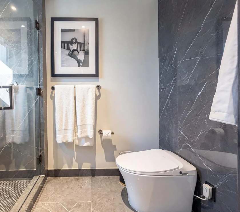 New Luxury Studio Bay & Skyline Views