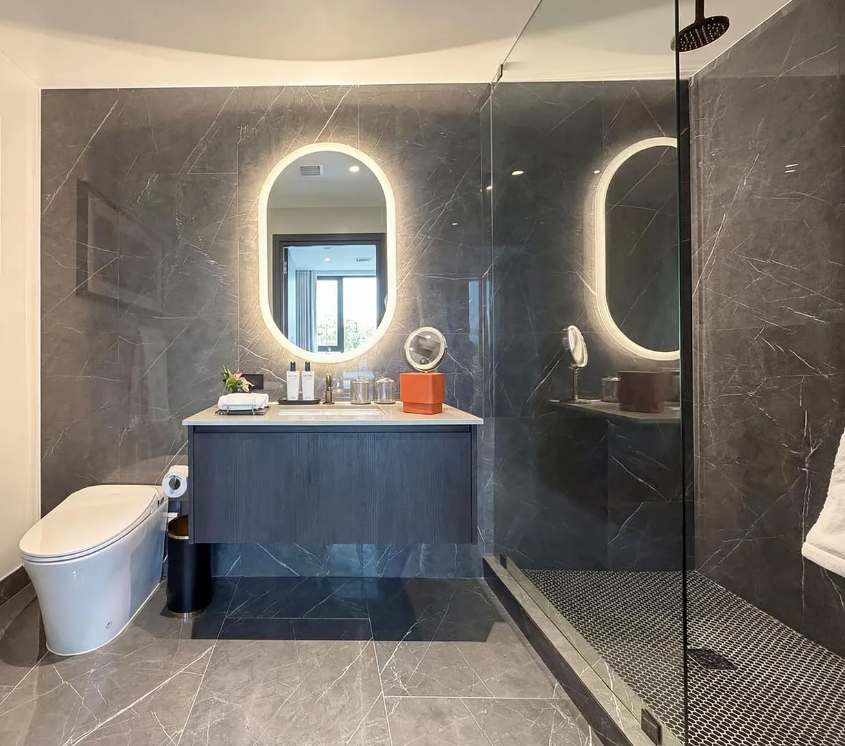 New Luxury Studio Bay & Skyline Views