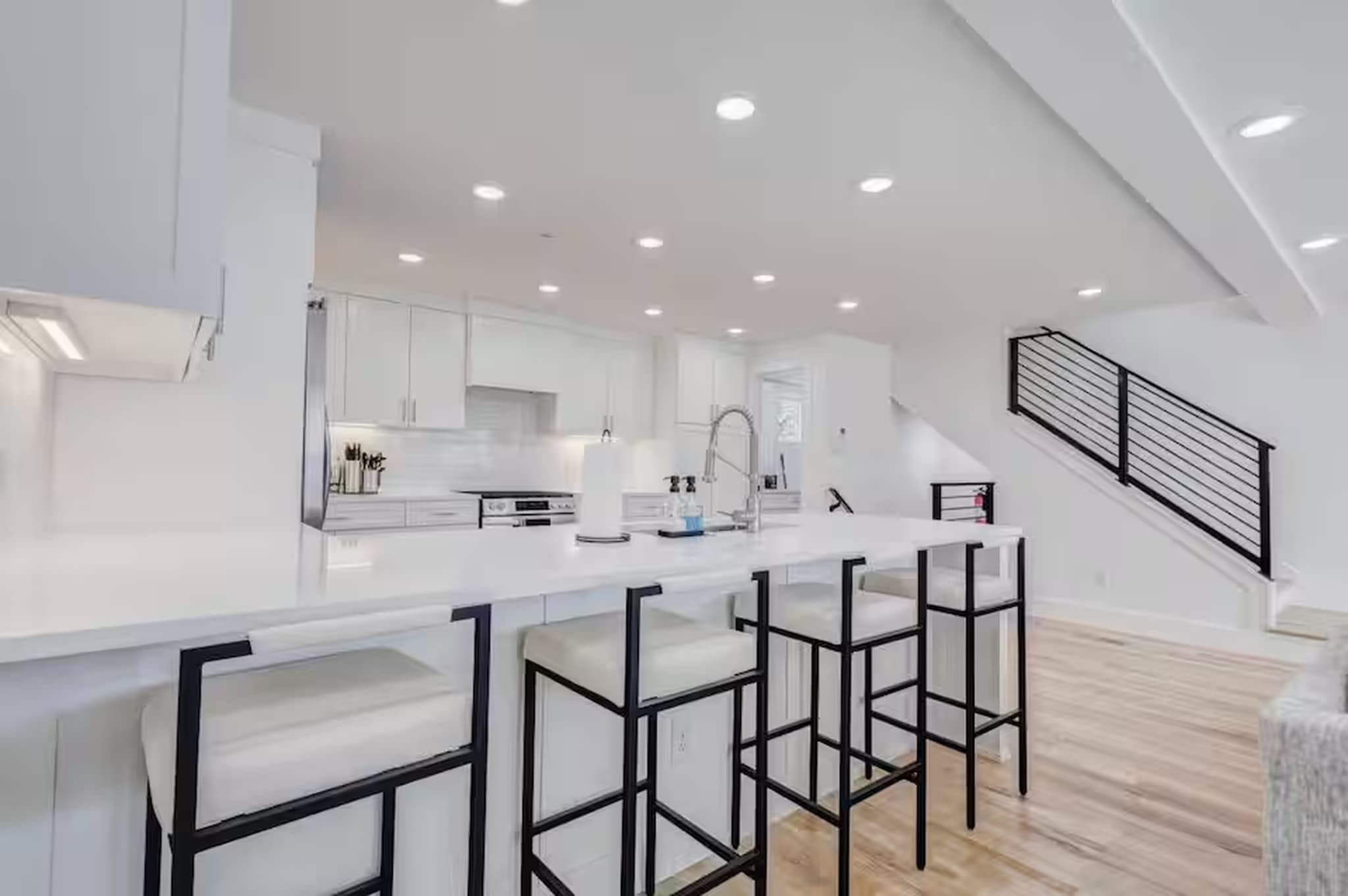 Modern Dallas 3BR Townhome Near Deep Ellum