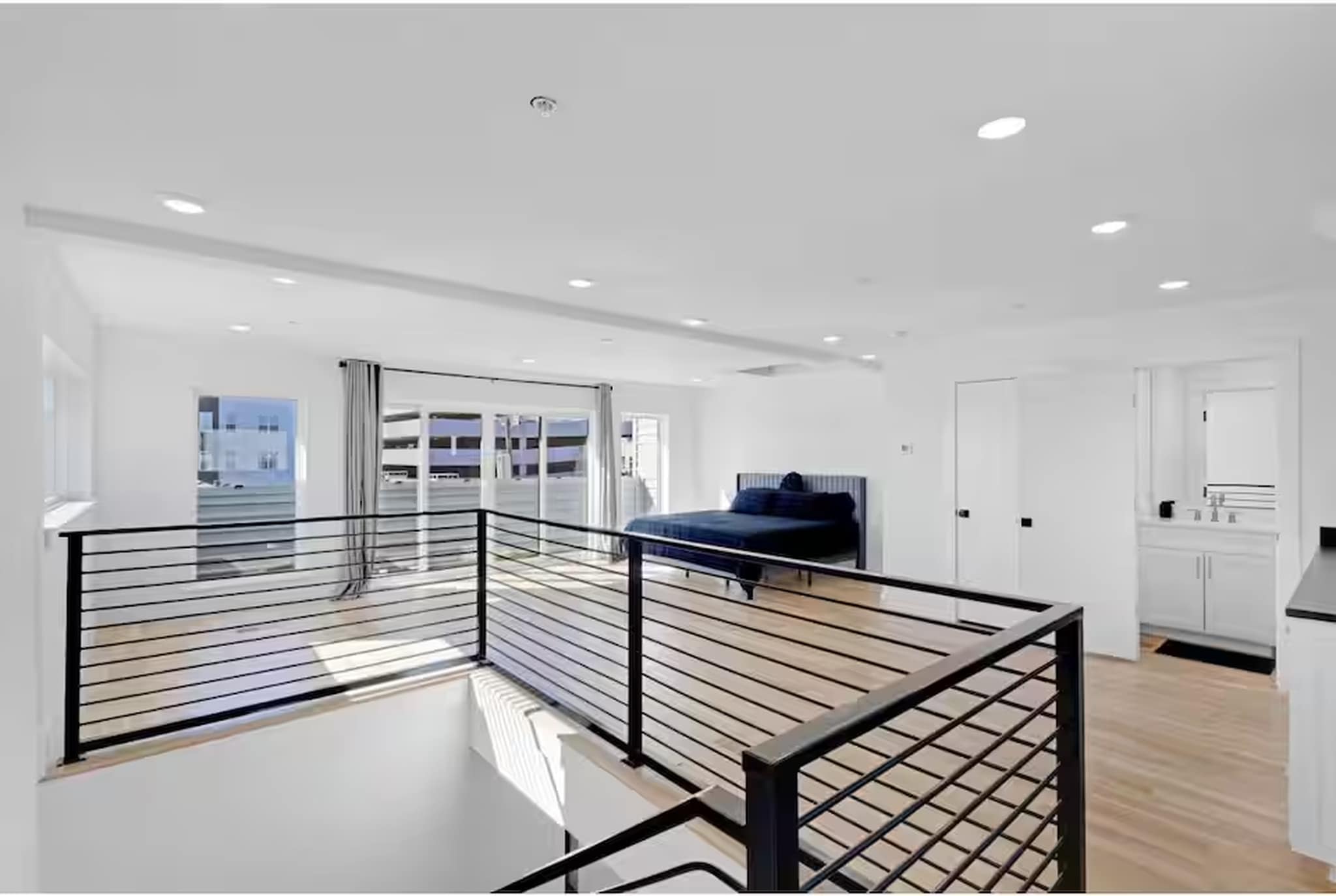 Modern Dallas 3BR Townhome Near Deep Ellum
