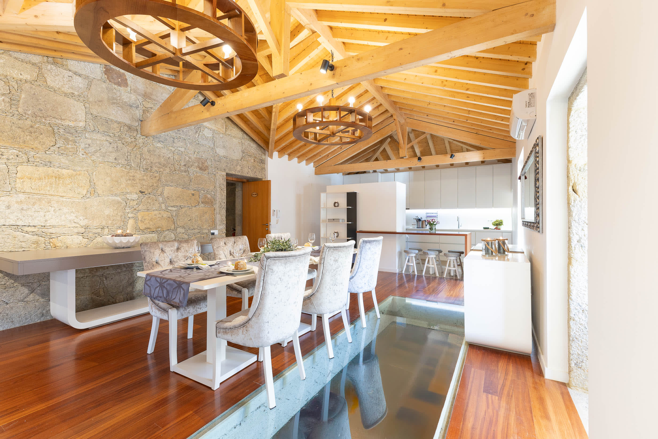 Riverside Watermill House · Private Beach Access