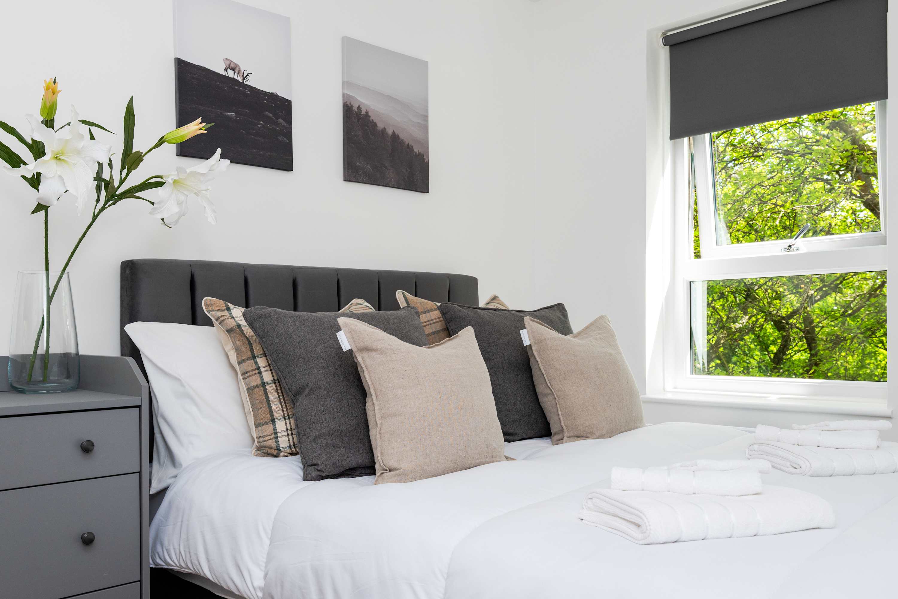 View Spacious 2BR - Parking Near Edinburgh City Centre in Liberton Gardens EH16 6ND Spacious 2BR - Parking Near Edinburgh City Centre in Liberton Gardens EH16 6ND - Property image 5 - VivreStays