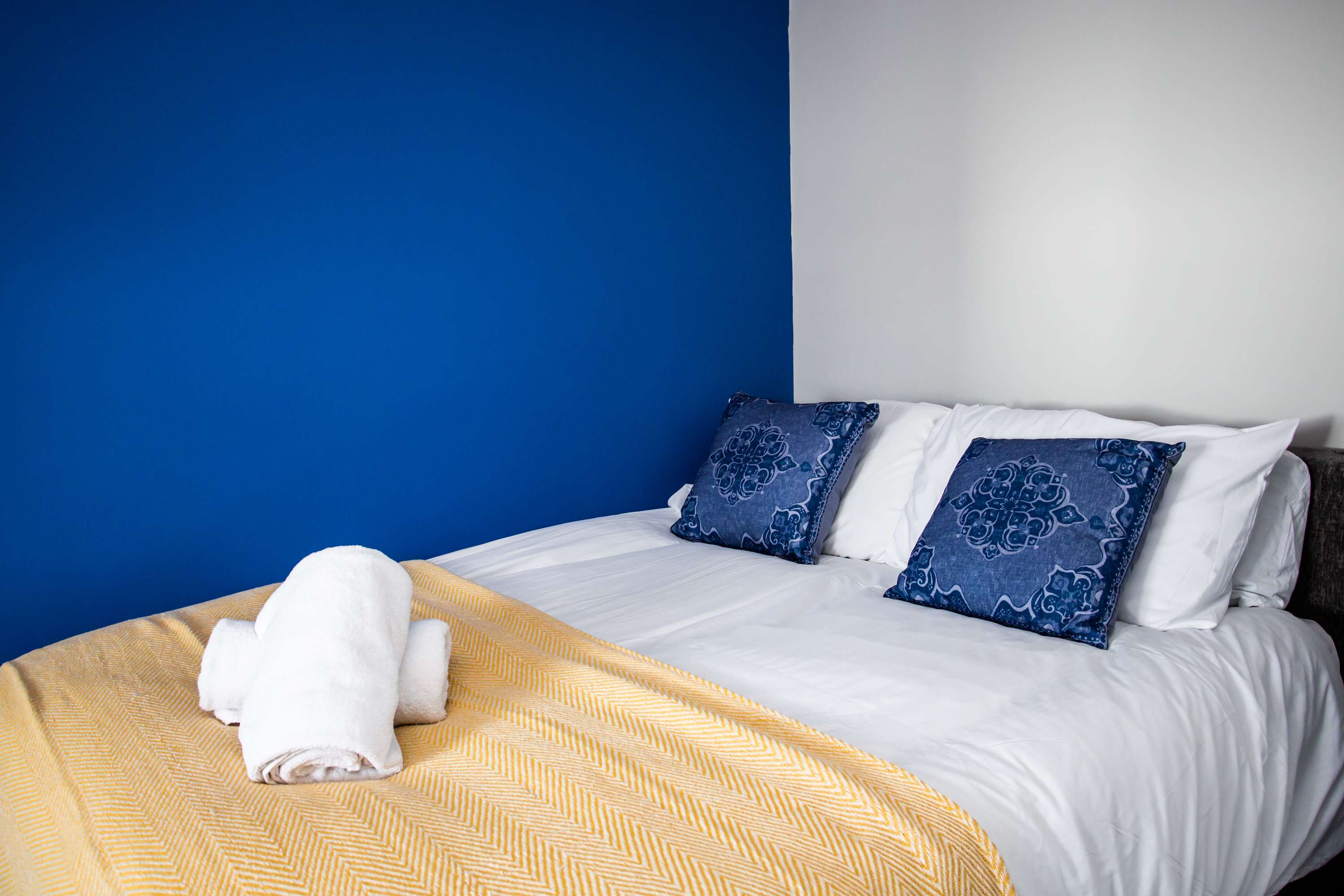 Walk to Seaburn Beach - Parking - Coastal Stay in Sea Road SR6 9DB - Property image 6 - VivreStays