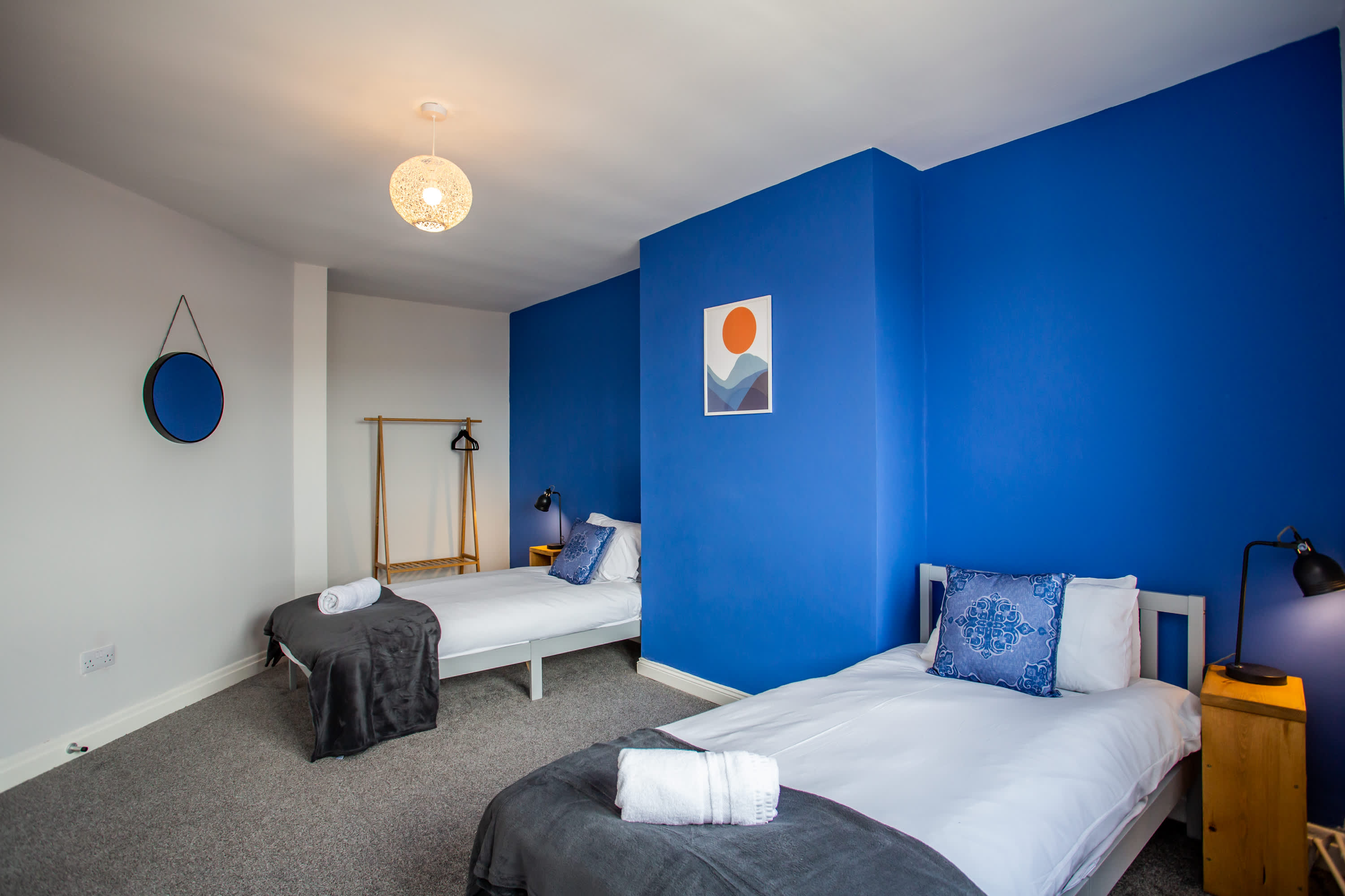 Walk to Seaburn Beach - Parking - Coastal Stay in Sea Road SR6 9DB - Property image 3 - VivreStays
