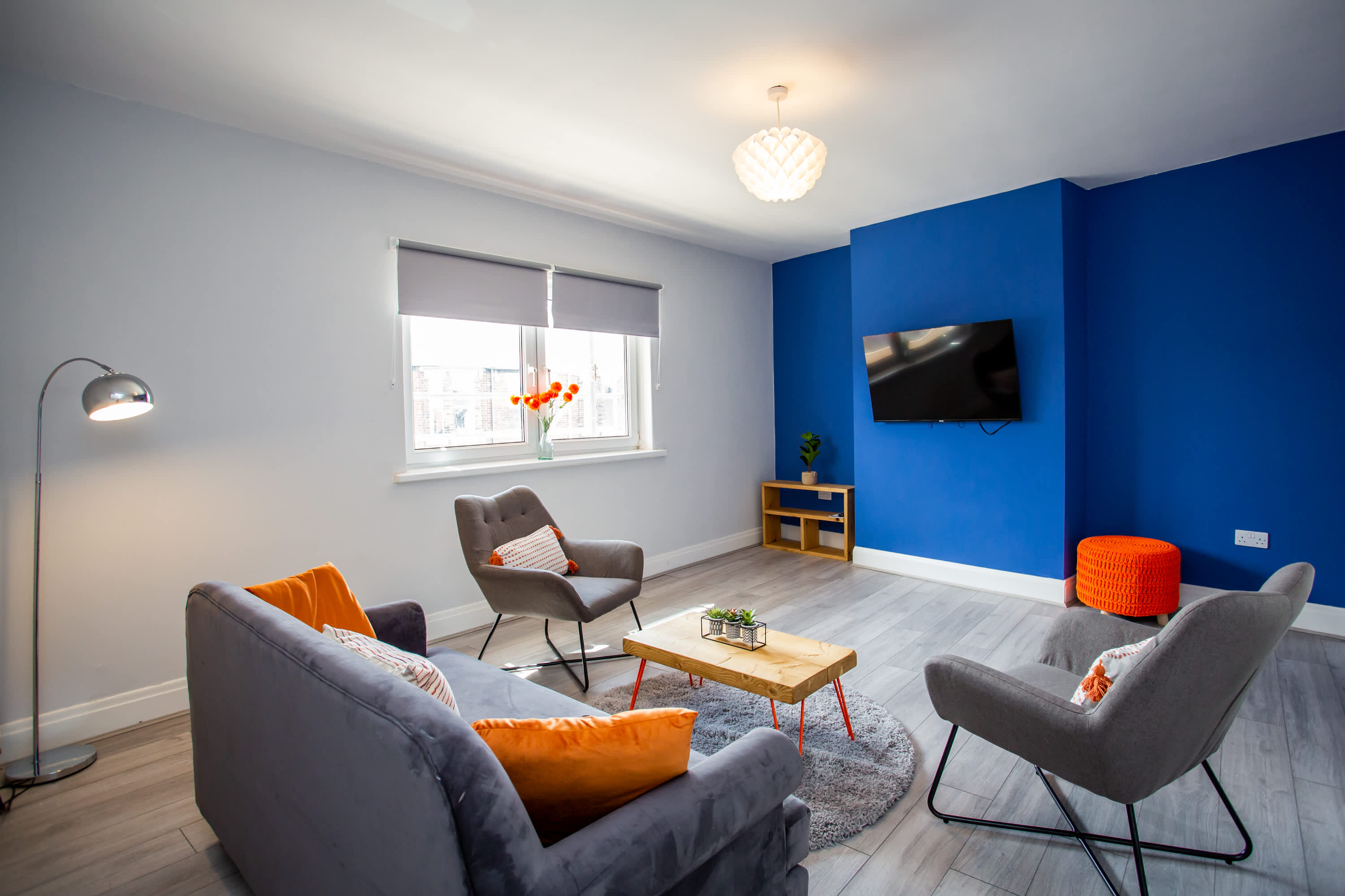 Walk to Seaburn Beach - Parking - Coastal Stay in Sea Road SR6 9DB - Property image 5 - VivreStays