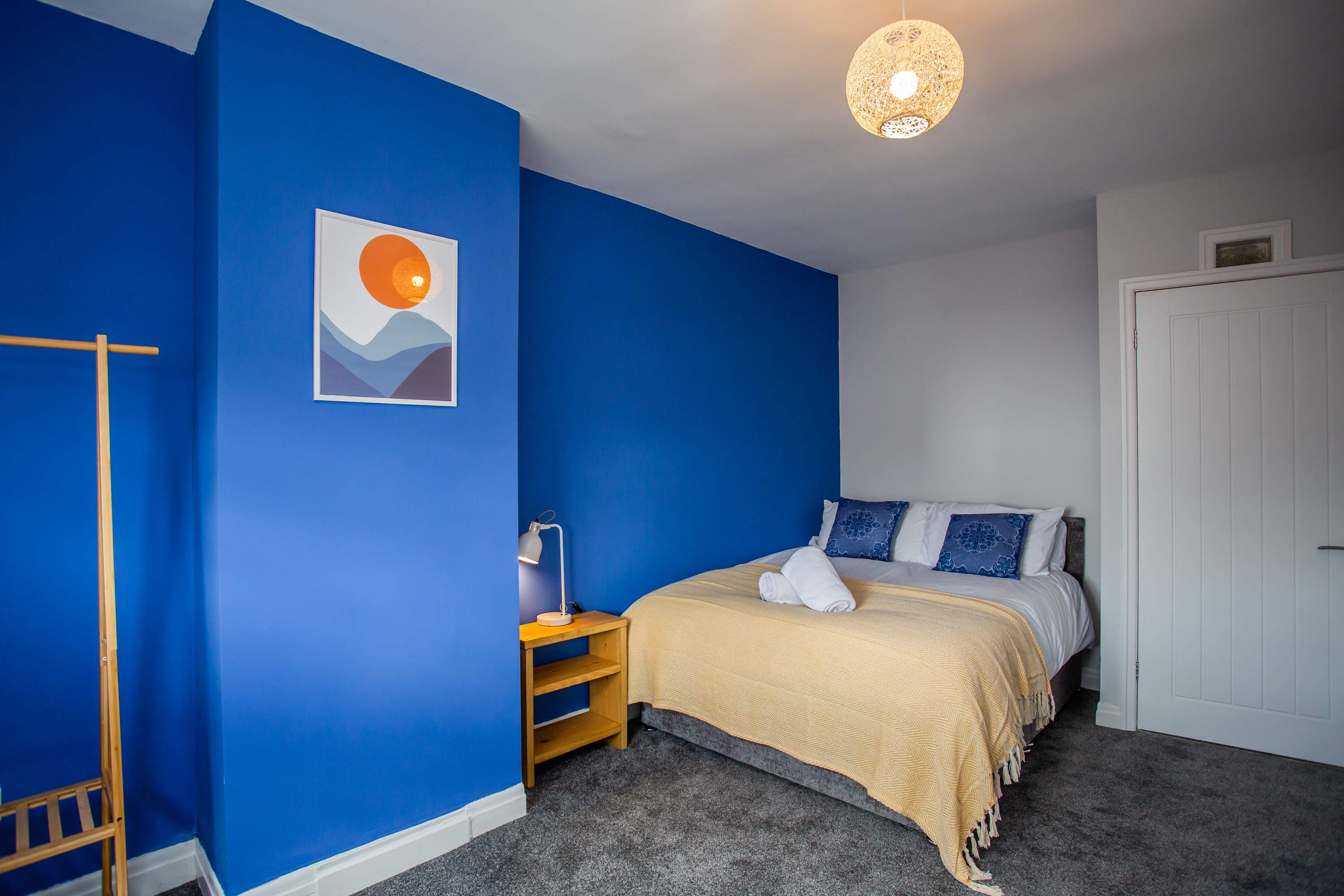 Walk to Seaburn Beach - Parking - Coastal Stay in Sea Road SR6 9DB - Property image 9 - VivreStays