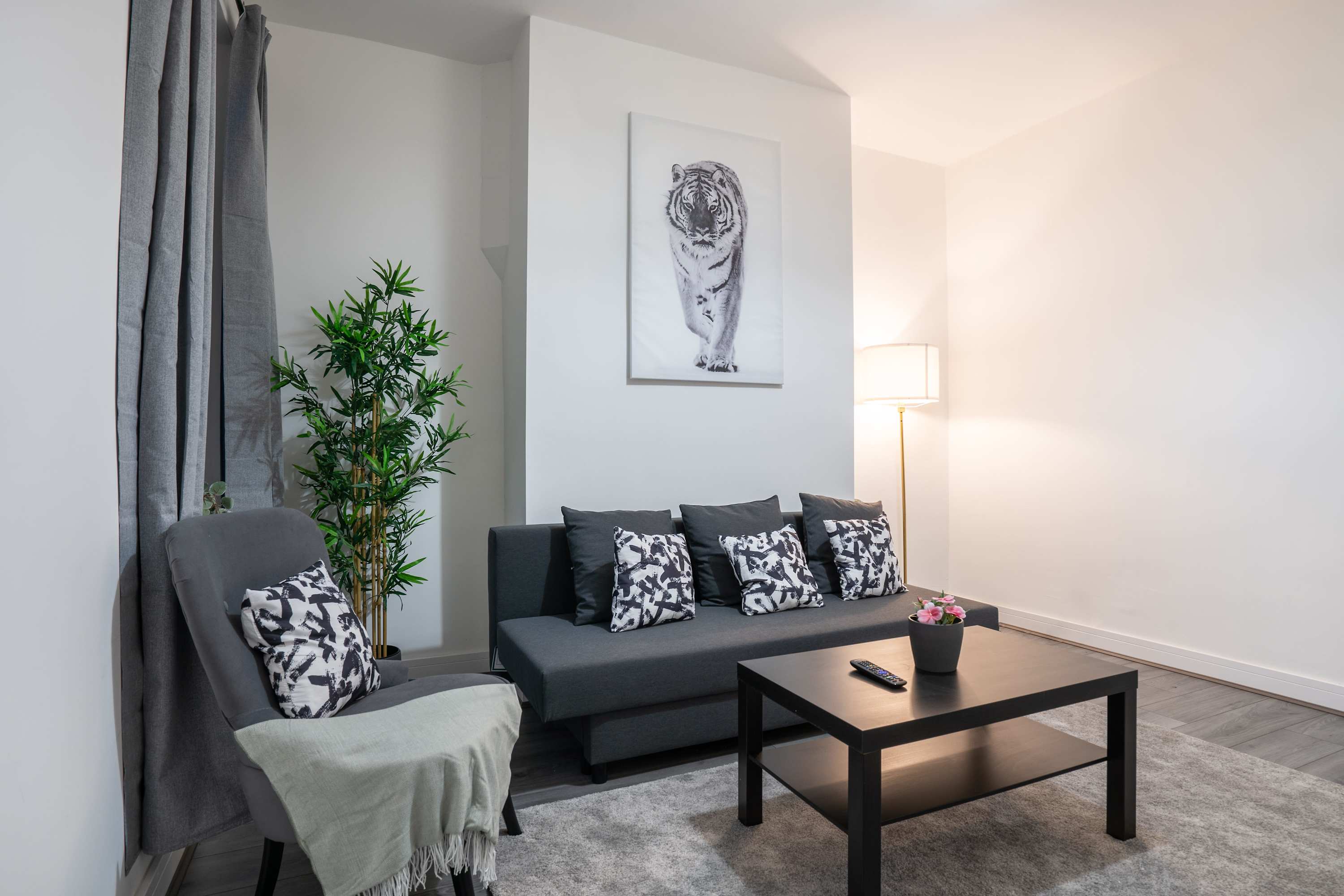 View 10 Mins BAE Systems -Contractor Stay -Free Parking in Greengate Street LA14 1BD 10 Mins BAE Systems -Contractor Stay -Free Parking in Greengate Street LA14 1BD - Property image 11 - VivreStays