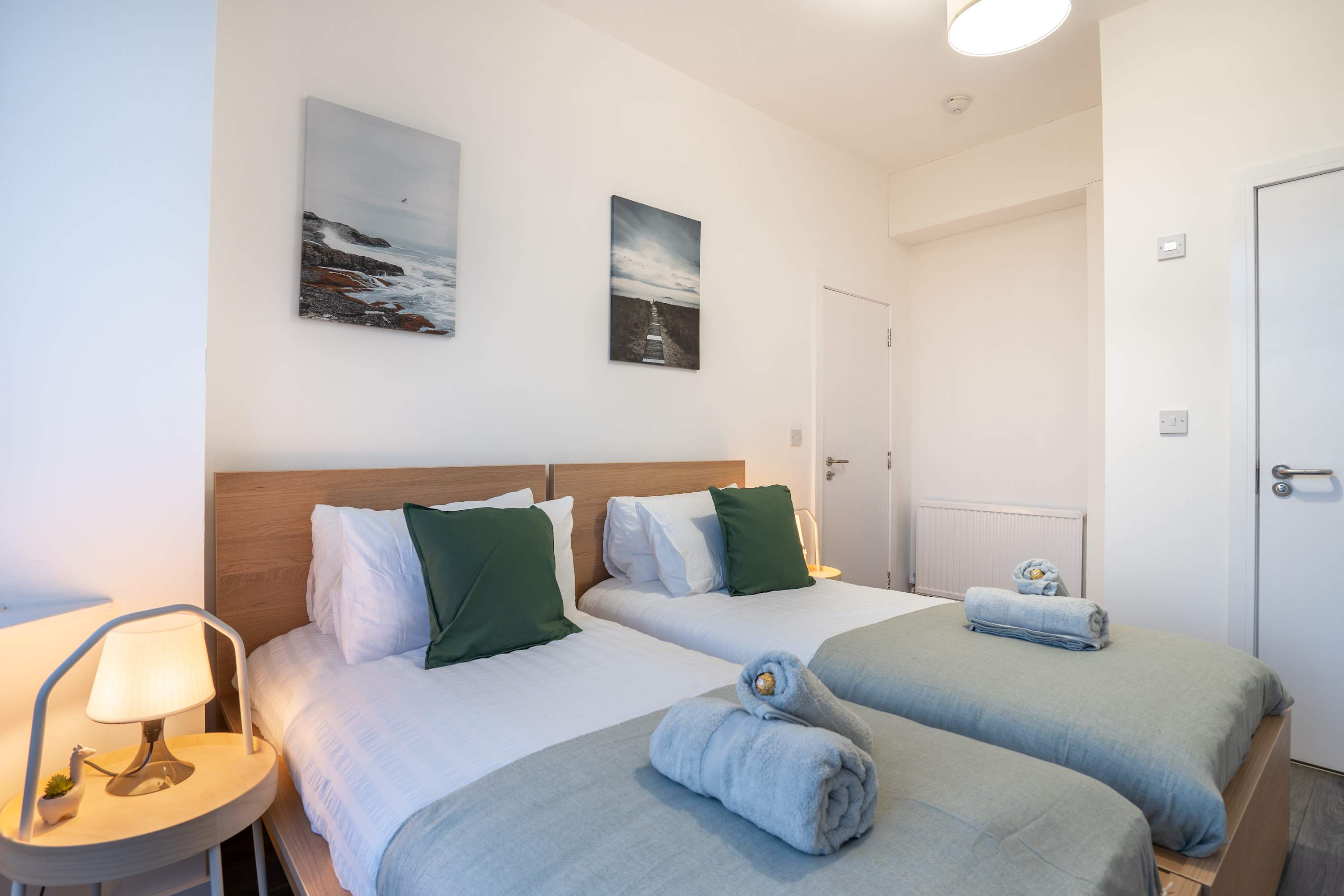 View 10 Mins BAE Systems -Contractor Stay -Free Parking in Greengate Street LA14 1BD 10 Mins BAE Systems -Contractor Stay -Free Parking in Greengate Street LA14 1BD - Property image 2 - VivreStays