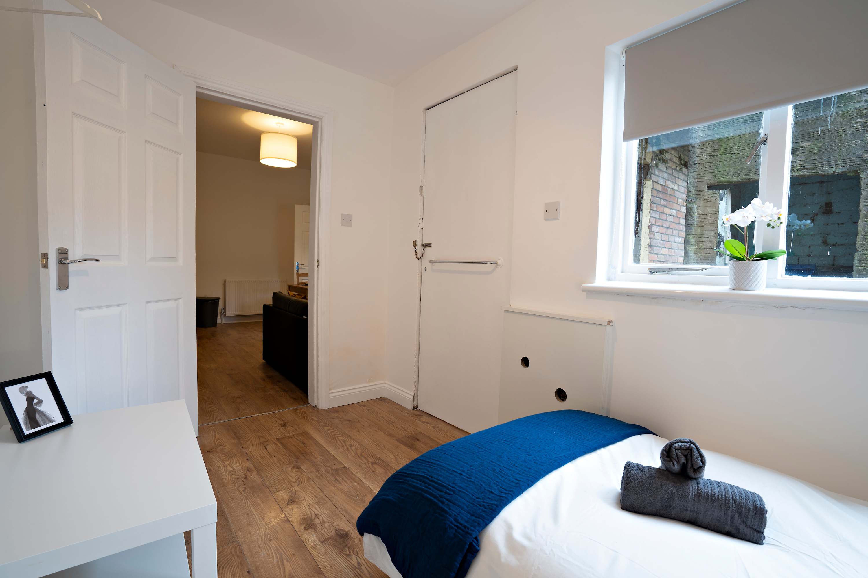 View Near Beach 2BR Ground Floor Flat-Free Parking in Kidd Street KY1 2EE Near Beach 2BR Ground Floor Flat-Free Parking in Kidd Street KY1 2EE - Property image 11 - VivreStays