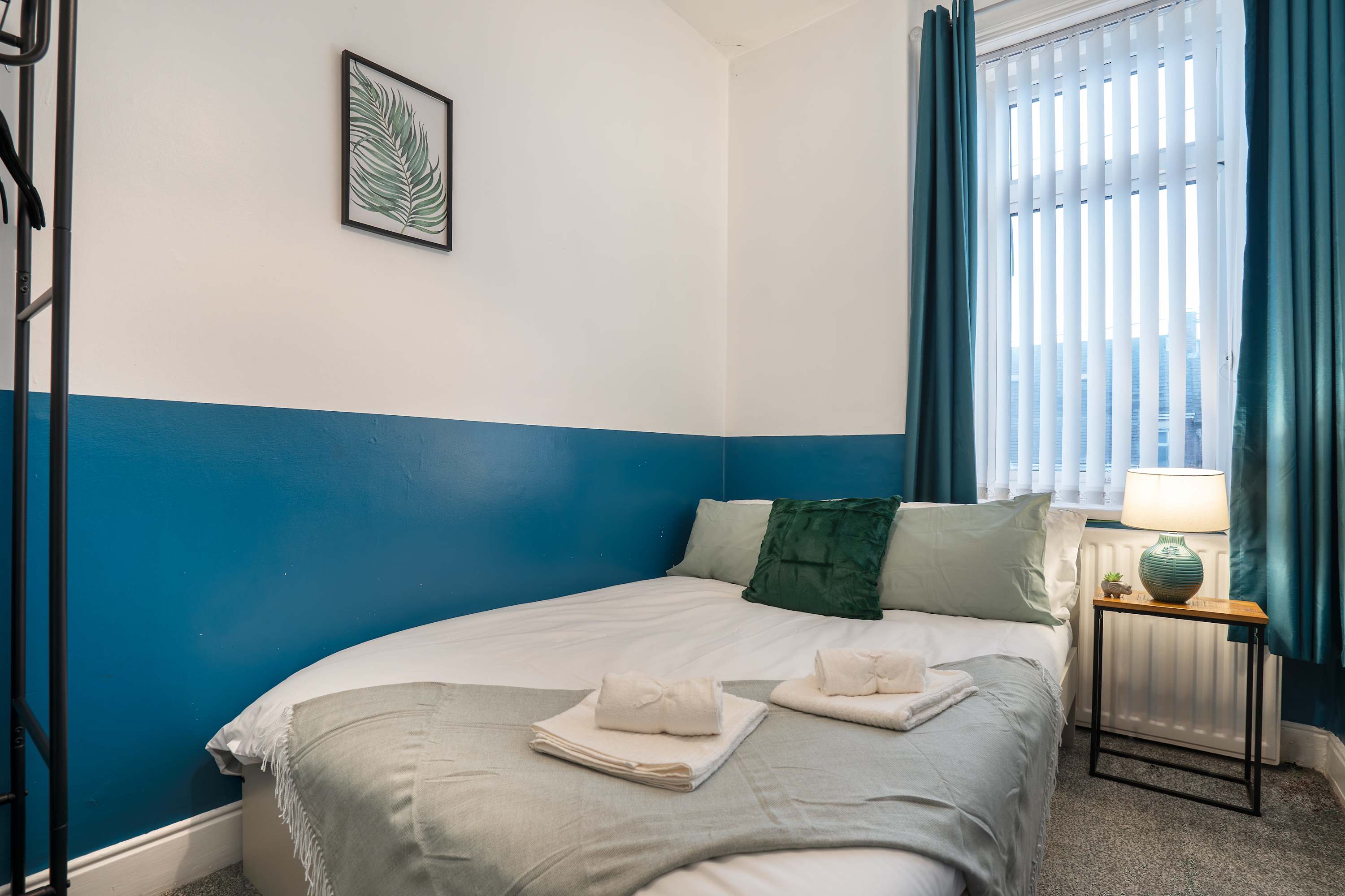 3BR Gateshead Stay-Parking-Nr Newcastle &Quayside in Macadam Street NE8 4TS - Property image 4 - VivreStays