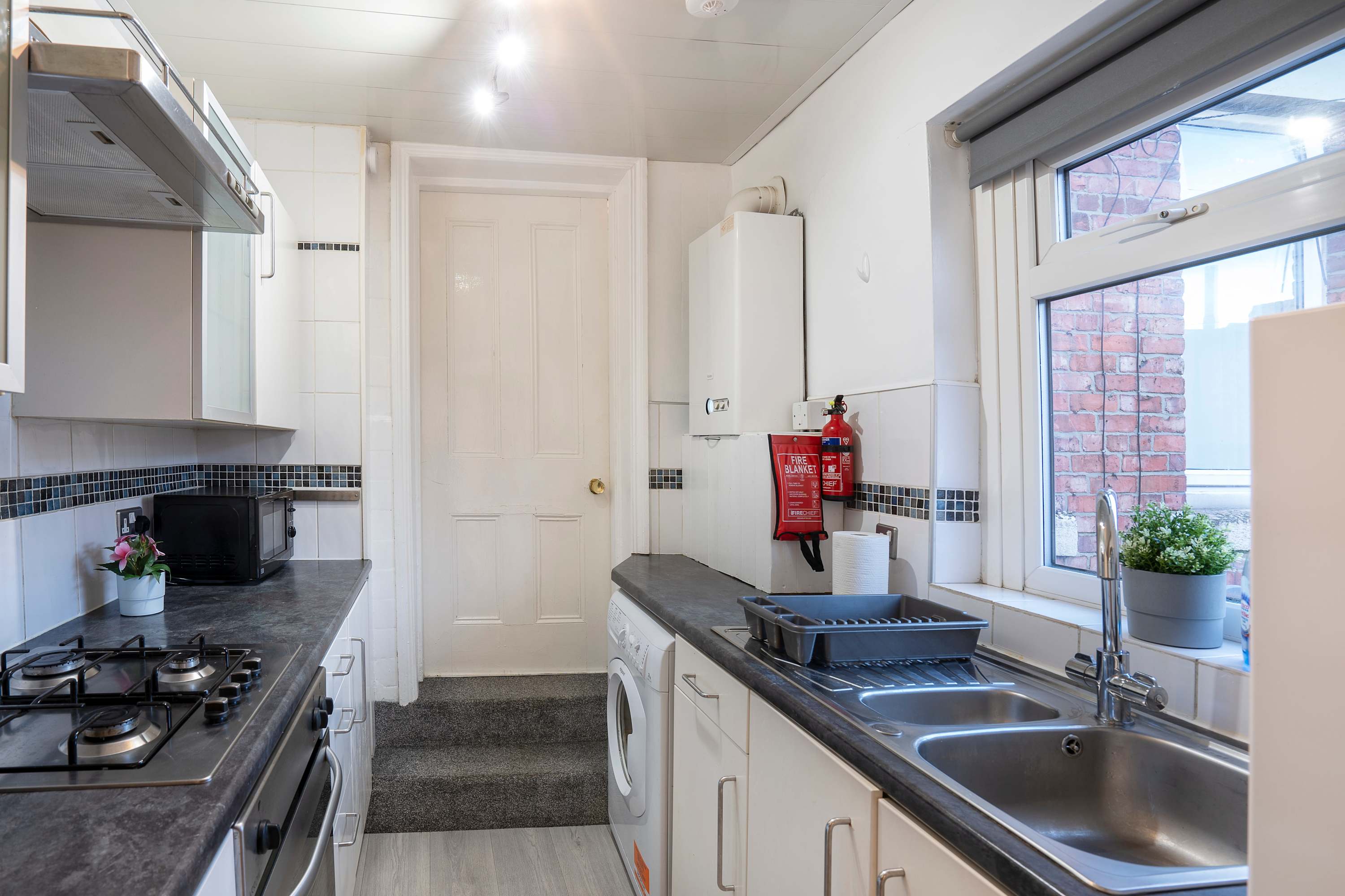 3BR Gateshead Stay-Parking-Nr Newcastle &Quayside in Macadam Street NE8 4TS - Property image 15 - VivreStays