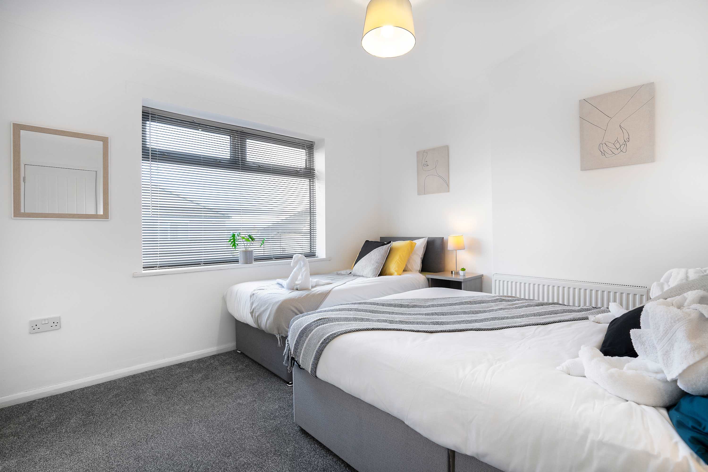 Nr Durham - Free Parking- 2BR Home- Wi-Fi-Sleeps 5 in Park Avenue 60 DH6 4JN - Property image 4 - VivreStays
