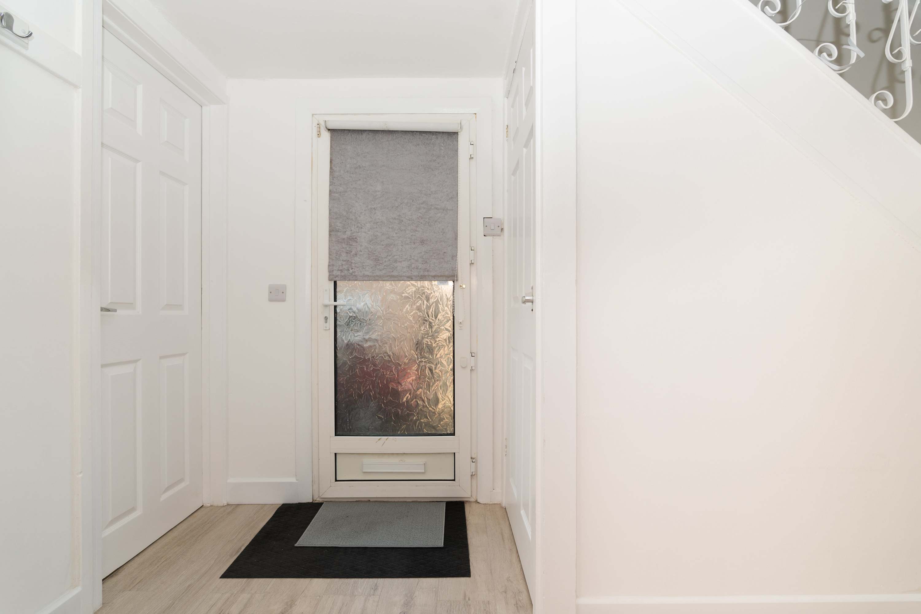 Parking - Wi-Fi -Near Falkirk & Stirling -Sleeps 6 in High Street 24 FK4 1DA - Property image 33 - VivreStays