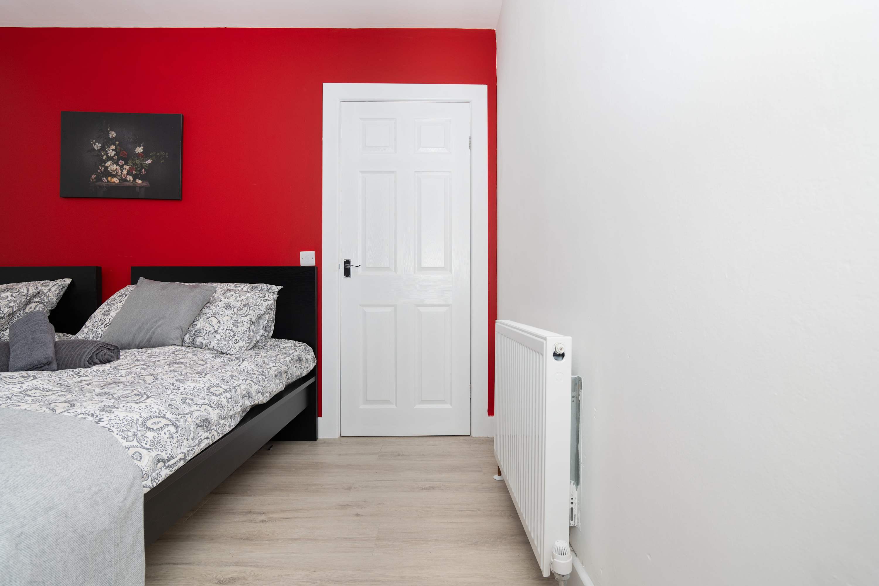 Parking - Wi-Fi -Near Falkirk & Stirling -Sleeps 6 in High Street 24 FK4 1DA - Property image 31 - VivreStays