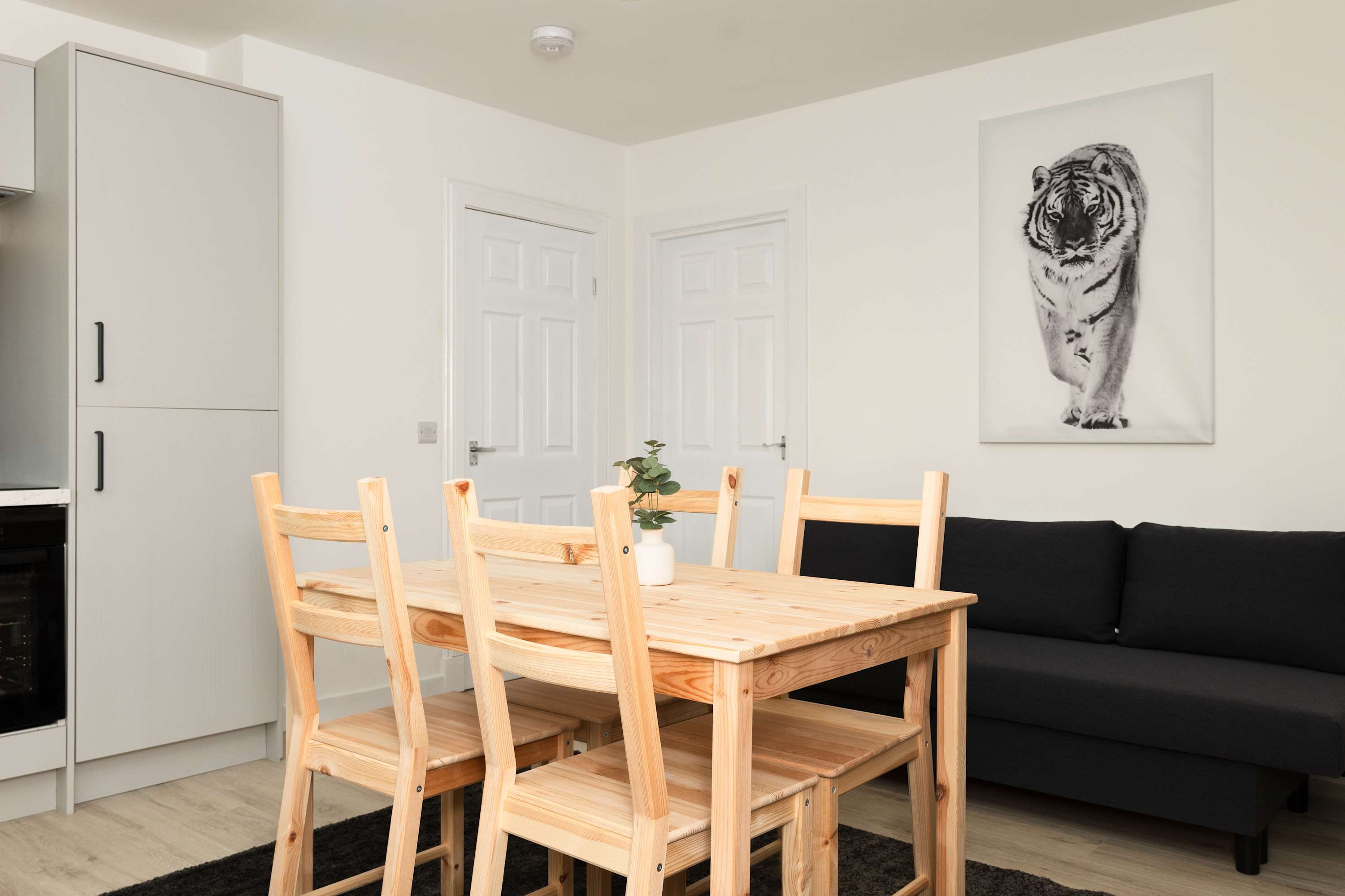 Parking - Wi-Fi -Near Falkirk & Stirling -Sleeps 6 in High Street 24 FK4 1DA - Property image 39 - VivreStays