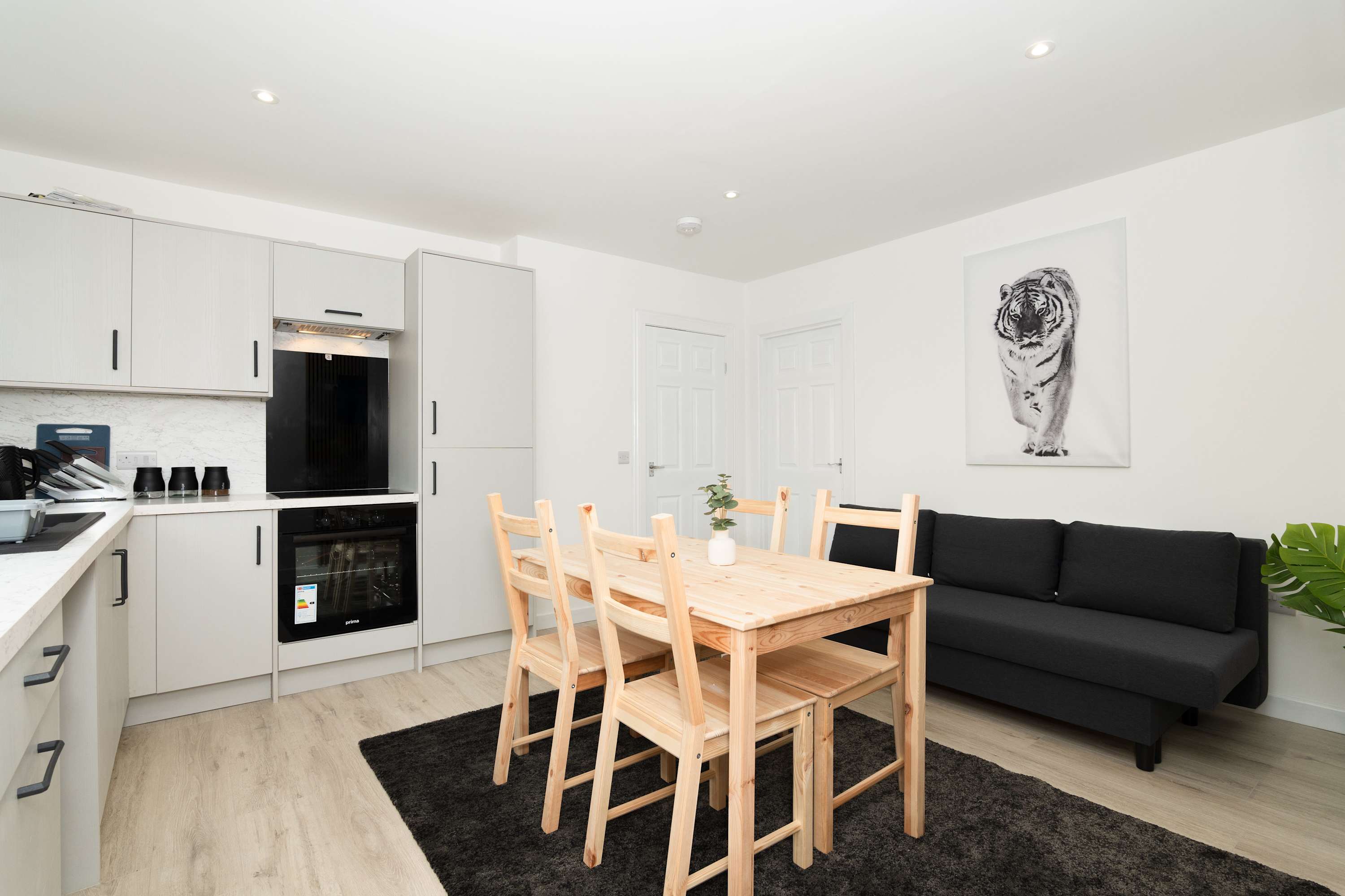 Parking - Wi-Fi -Near Falkirk & Stirling -Sleeps 6 in High Street 24 FK4 1DA - Property image 43 - VivreStays
