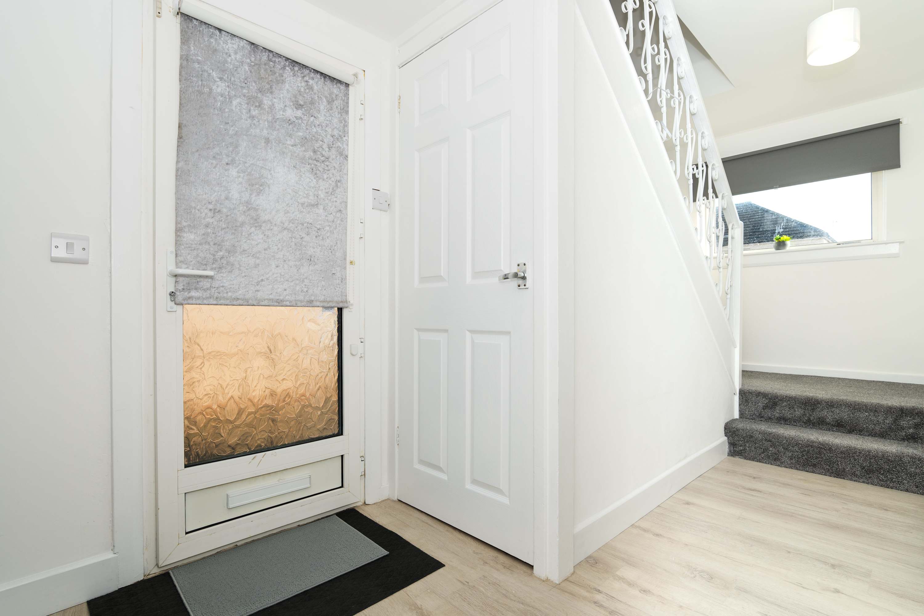 Parking - Wi-Fi -Near Falkirk & Stirling -Sleeps 6 in High Street 24 FK4 1DA - Property image 44 - VivreStays