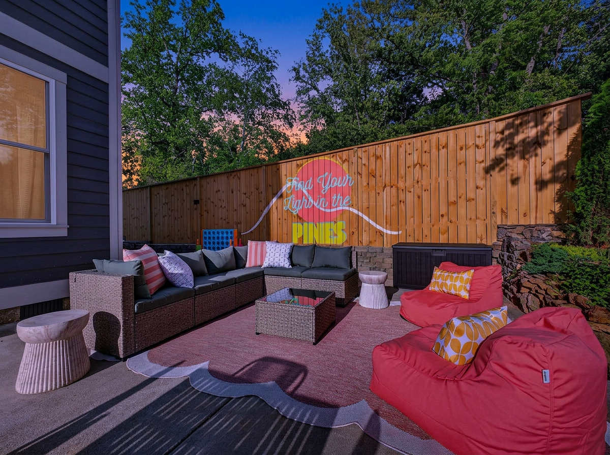 Outdoor Games • Hot Tub • Firepit • Grill • Sauna 2
