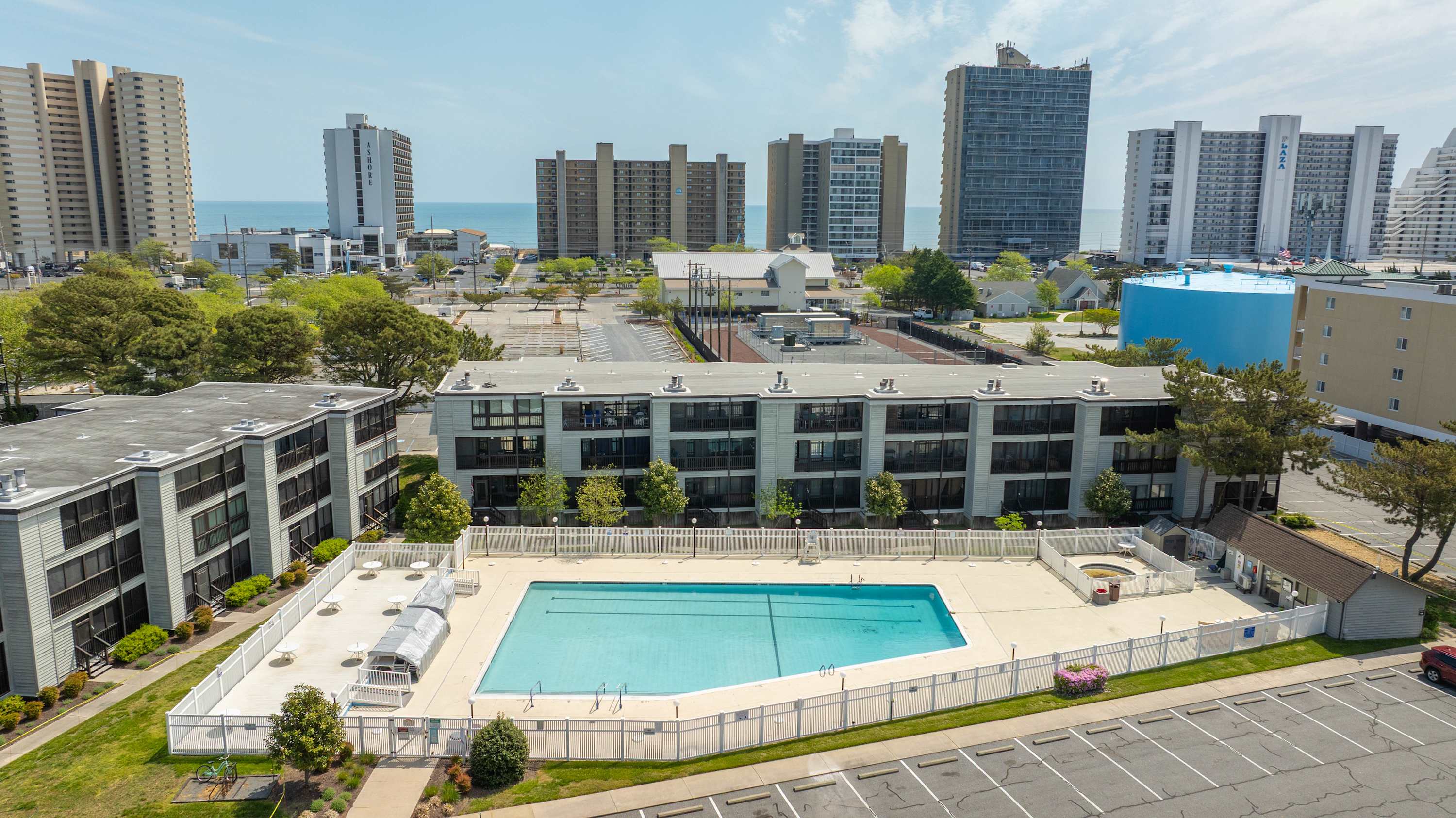 Enjoy the ease of staying in a centrally located vacation rental complex