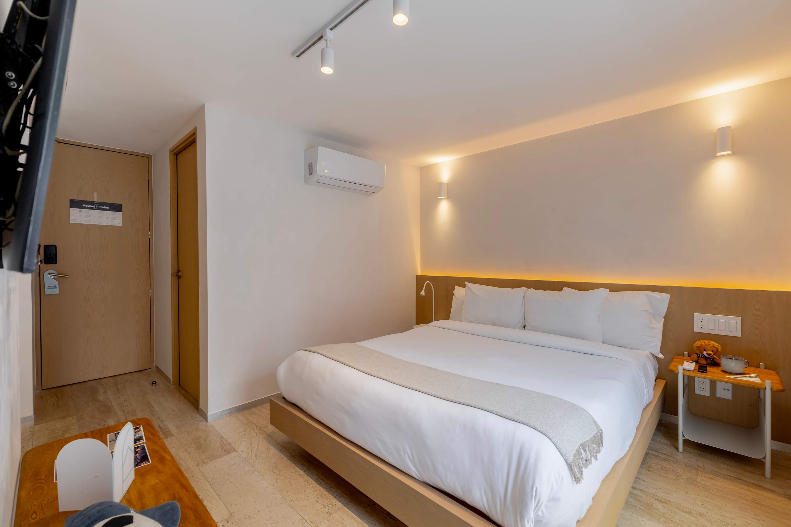 Capitalia | Bright Boutique STD w/Air Conditioning