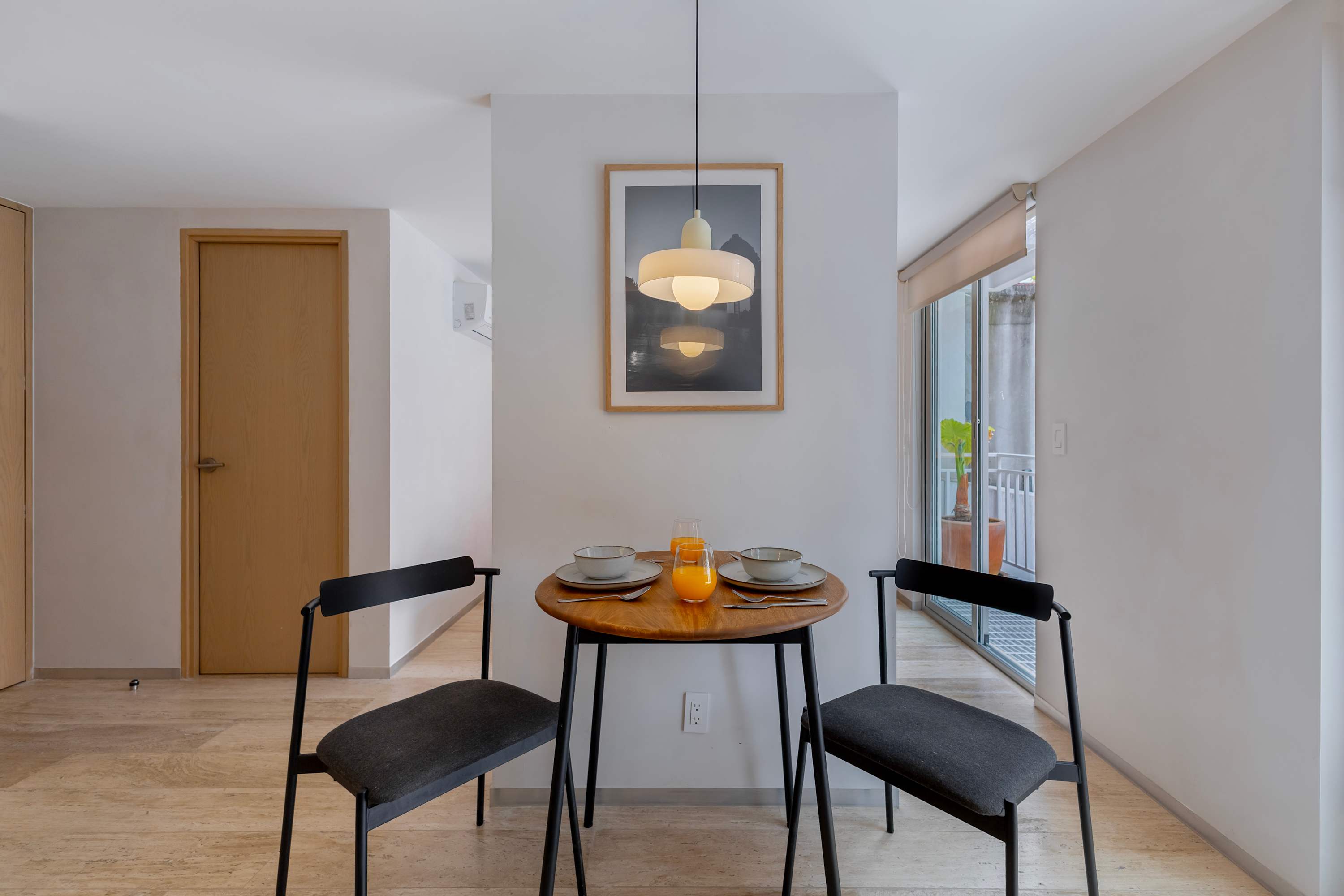 Capitalia | Bright Boutique STD w/Air Conditioning