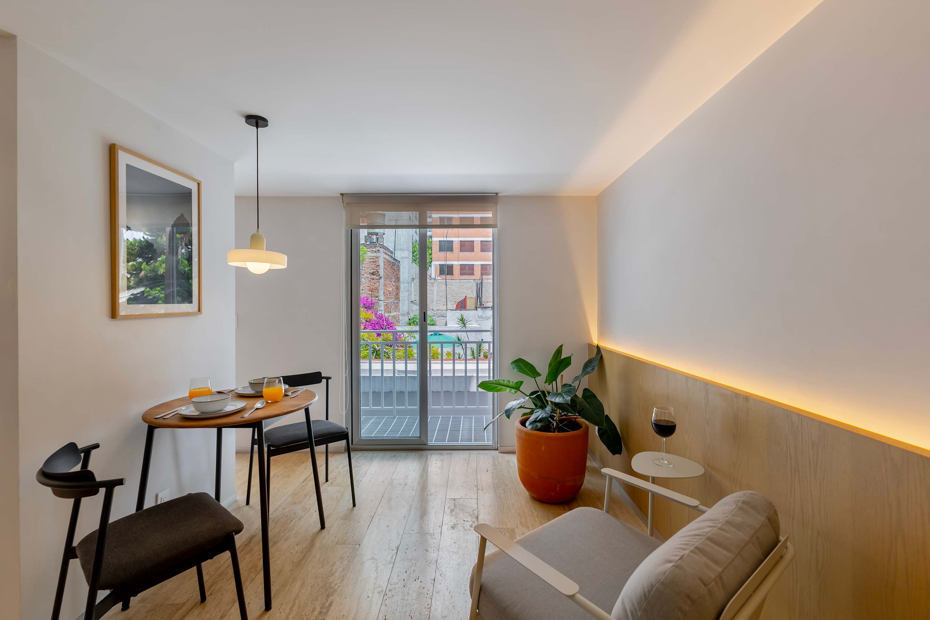 Capitalia | Bright Boutique STD w/Air Conditioning