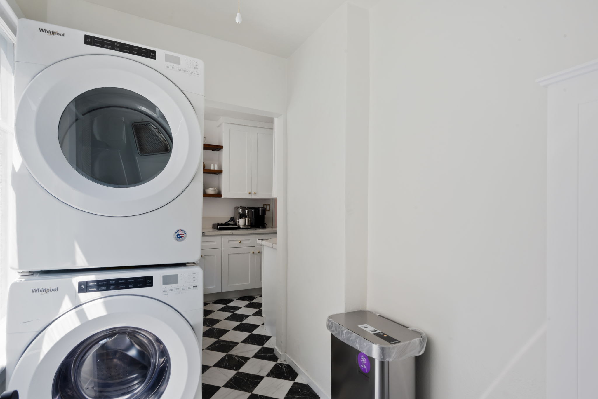 Remodeled Pico-Robertson Apt · 3BR + Parking
