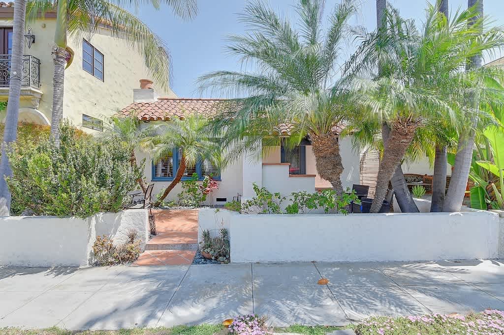 Welcome to Belmont Shore Coastal Cottage!