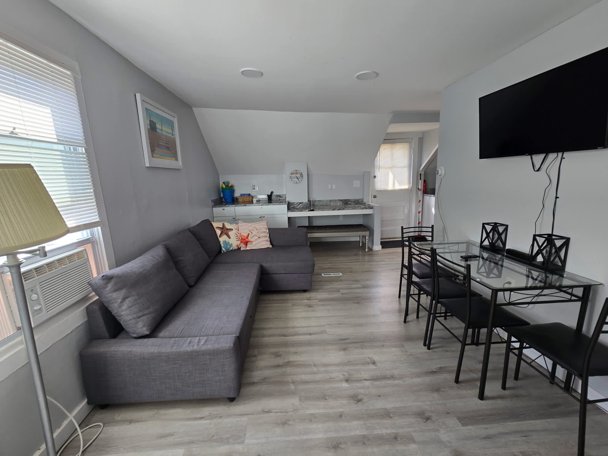 Living Room — photo 2