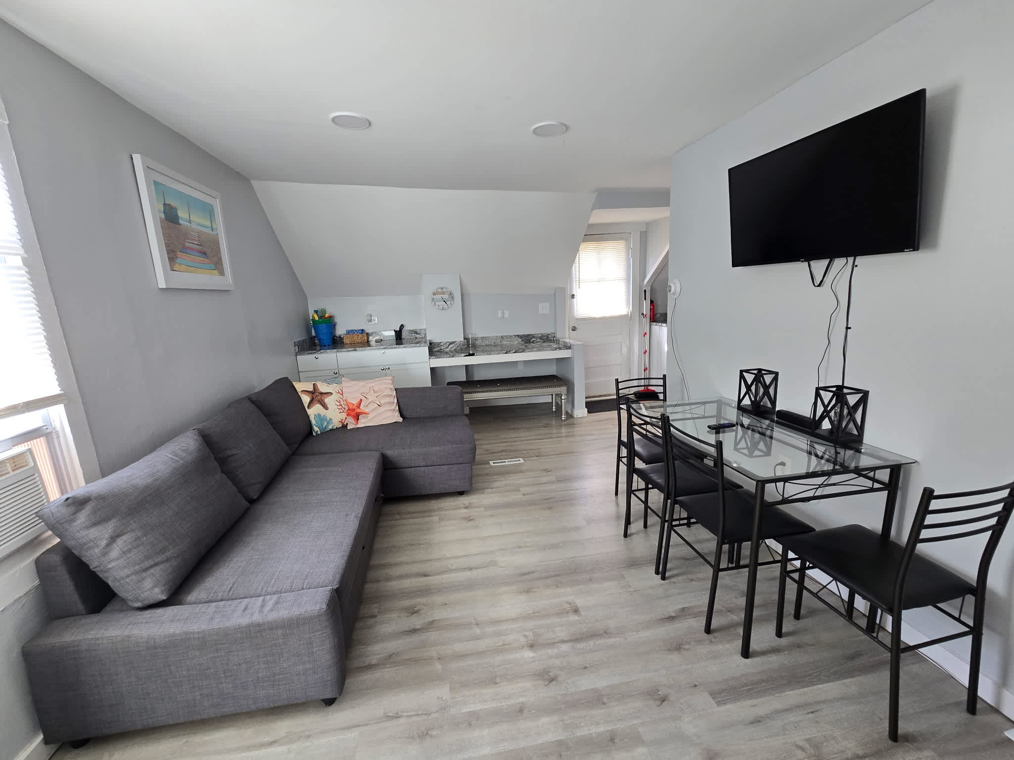 Living Room — photo 1