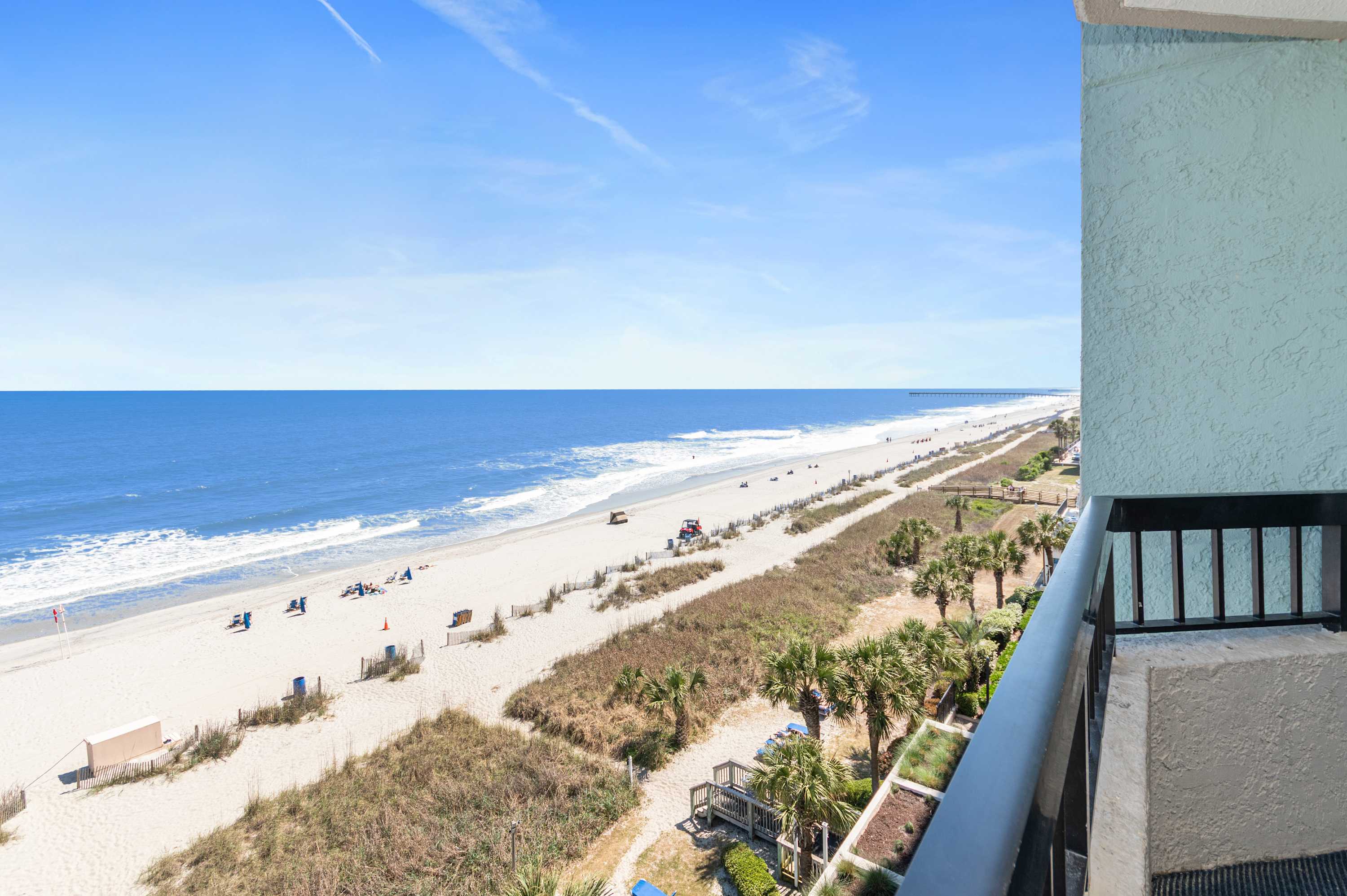 Where the horizon meets relaxation