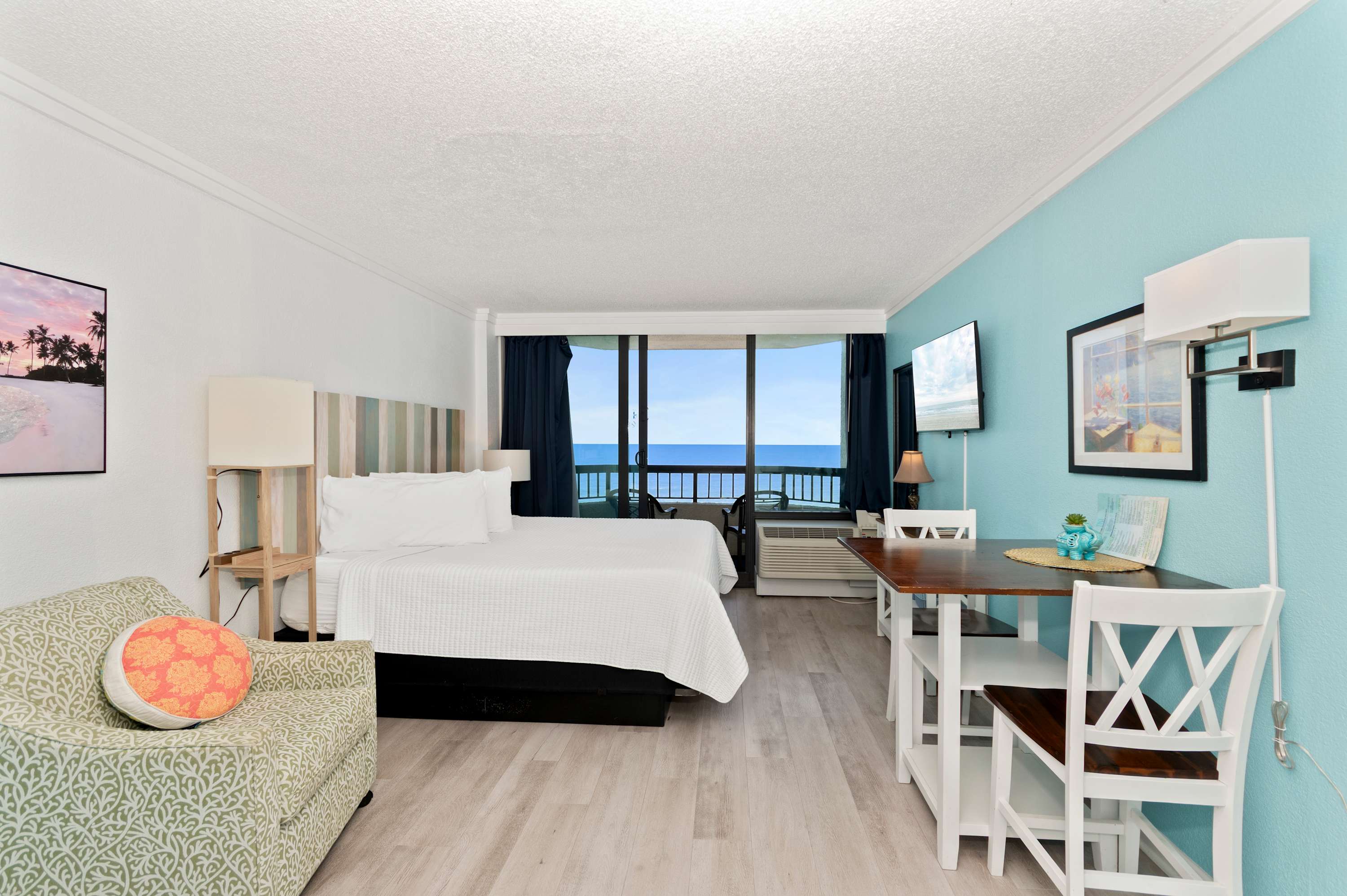 Oceanfront King ALL Amenities Pools W69