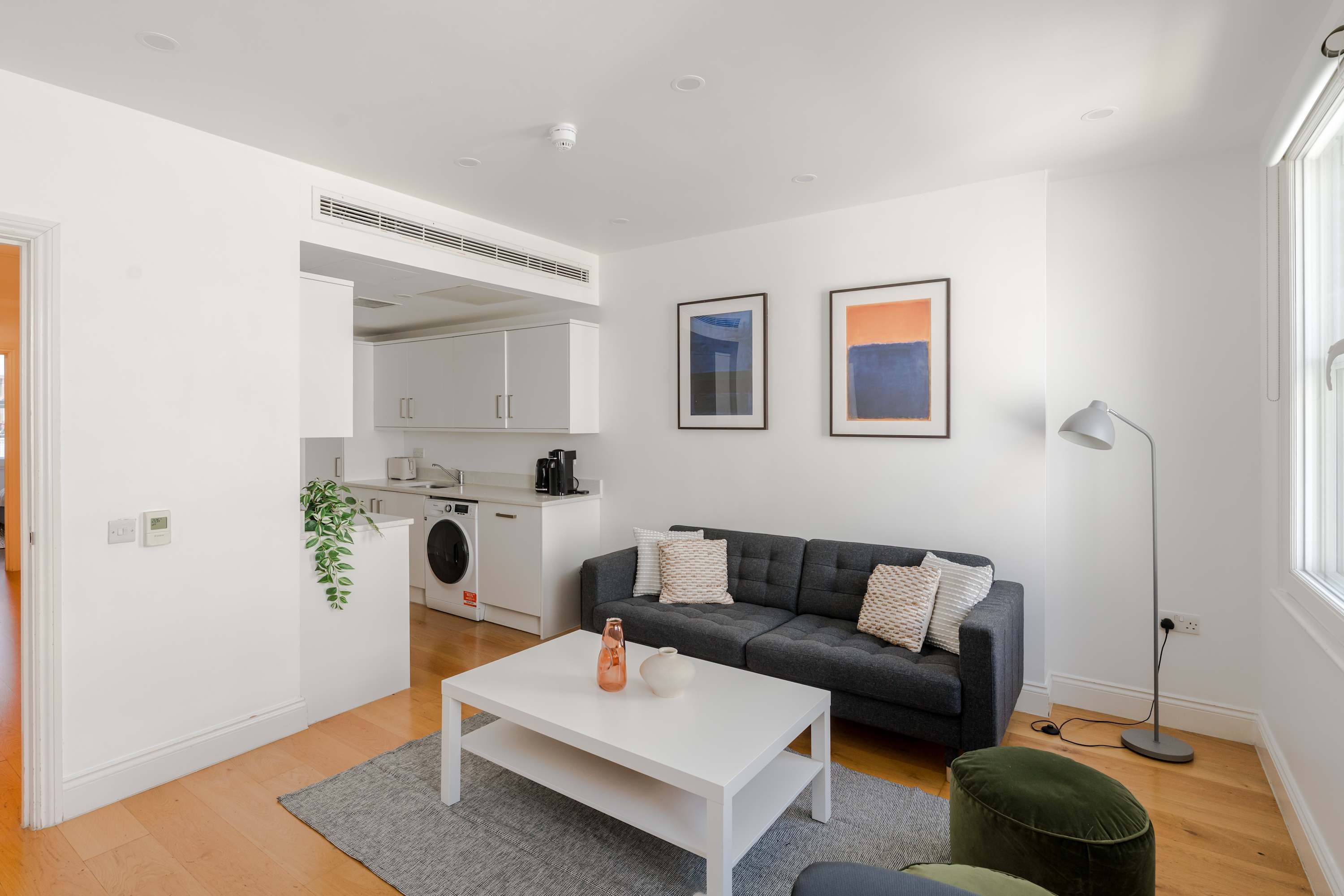 View 3-Bed Flat Near Oxford Circus - Sleeps 6 in Evelyn Yard, 3 W1T 3-Bed Flat Near Oxford Circus - Sleeps 6 in Evelyn Yard, 3 W1T - Property image 19 - VivreStays