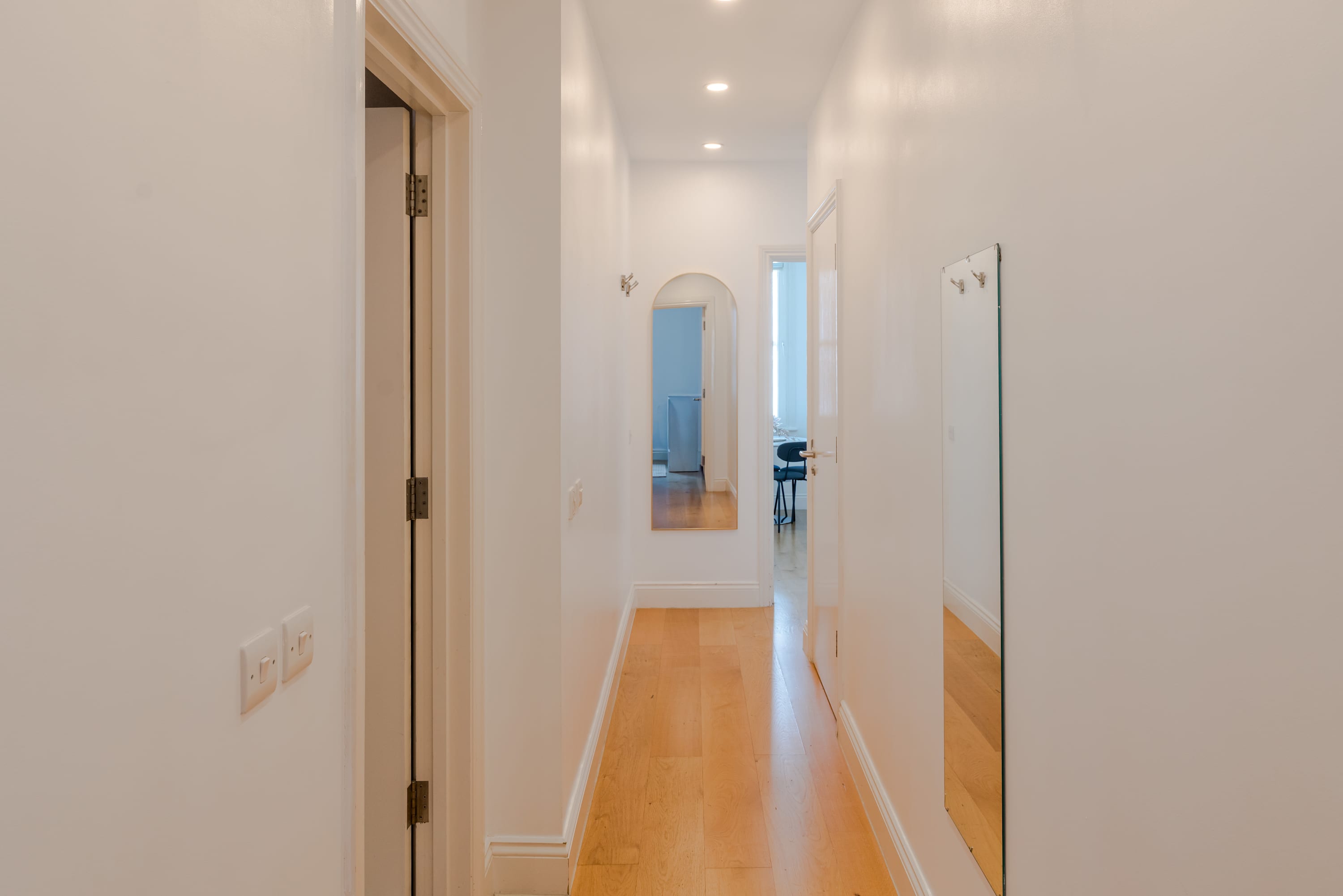 View 3-Bed Flat Near Oxford Circus - Sleeps 6 in Evelyn Yard, 3 W1T 3-Bed Flat Near Oxford Circus - Sleeps 6 in Evelyn Yard, 3 W1T - Property image 15 - VivreStays