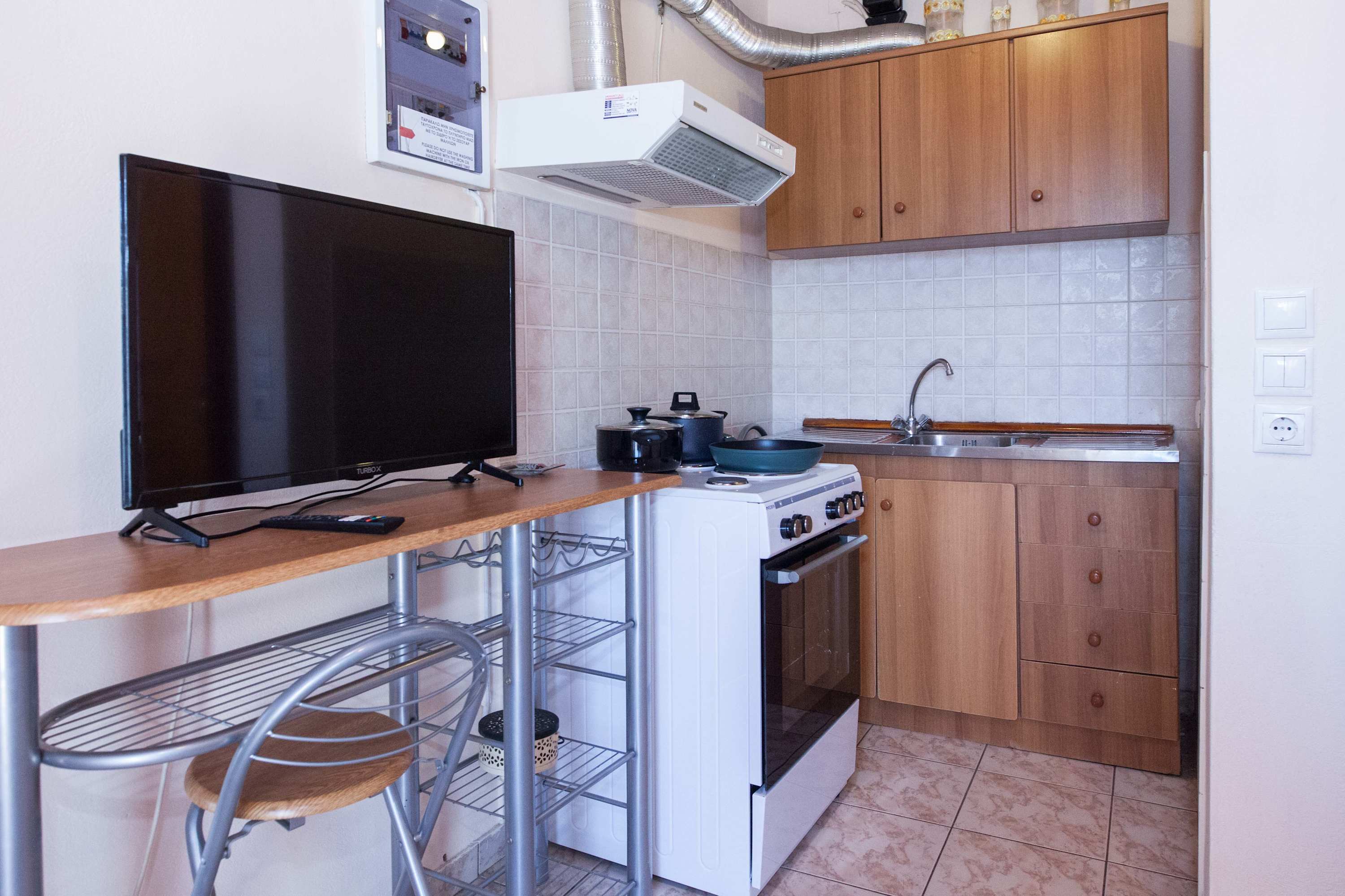 Peristeri 1 Bd Apt w Balcony and View in Athens — photo 4