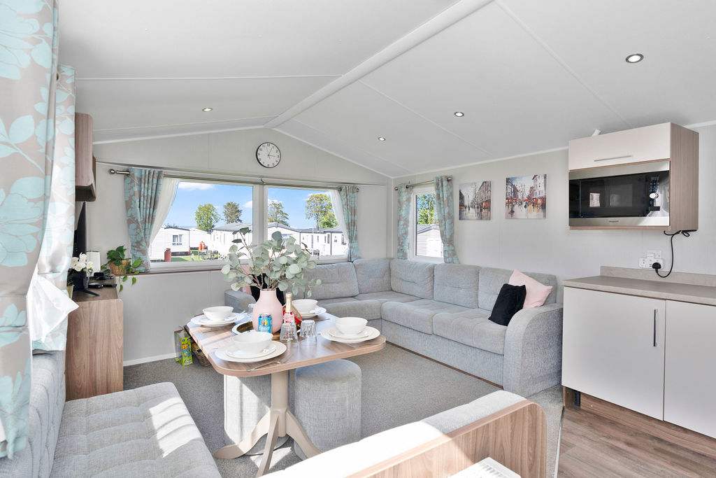 Near Edinburgh - Seton Sands 3BR Spacious Caravan in Links Road EH32 - Property image 6 - VivreStays