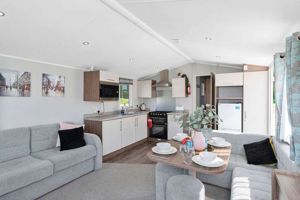 Near Edinburgh - Seton Sands 3BR Spacious Caravan in Links Road EH32 - Property image 5 - VivreStays