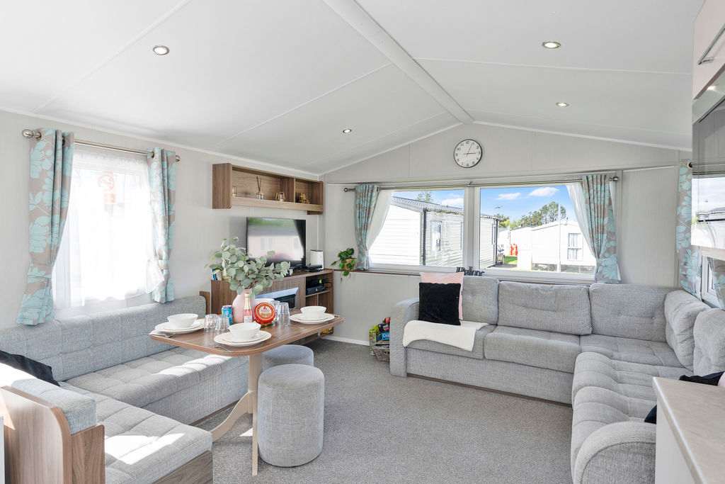 Near Edinburgh - Seton Sands 3BR Spacious Caravan in Links Road EH32 - Property image 3 - VivreStays