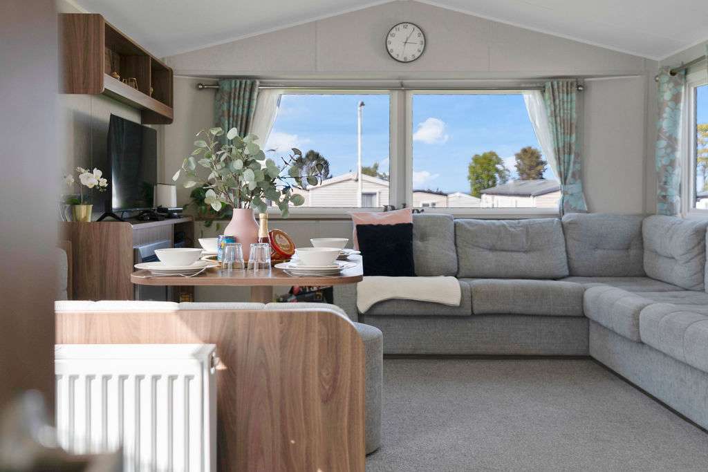 Near Edinburgh - Seton Sands 3BR Spacious Caravan in Links Road EH32 - Property image 10 - VivreStays