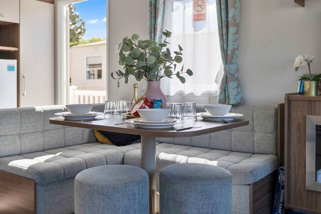 Near Edinburgh - Seton Sands 3BR Spacious Caravan in Links Road EH32 - Property image 13 - VivreStays