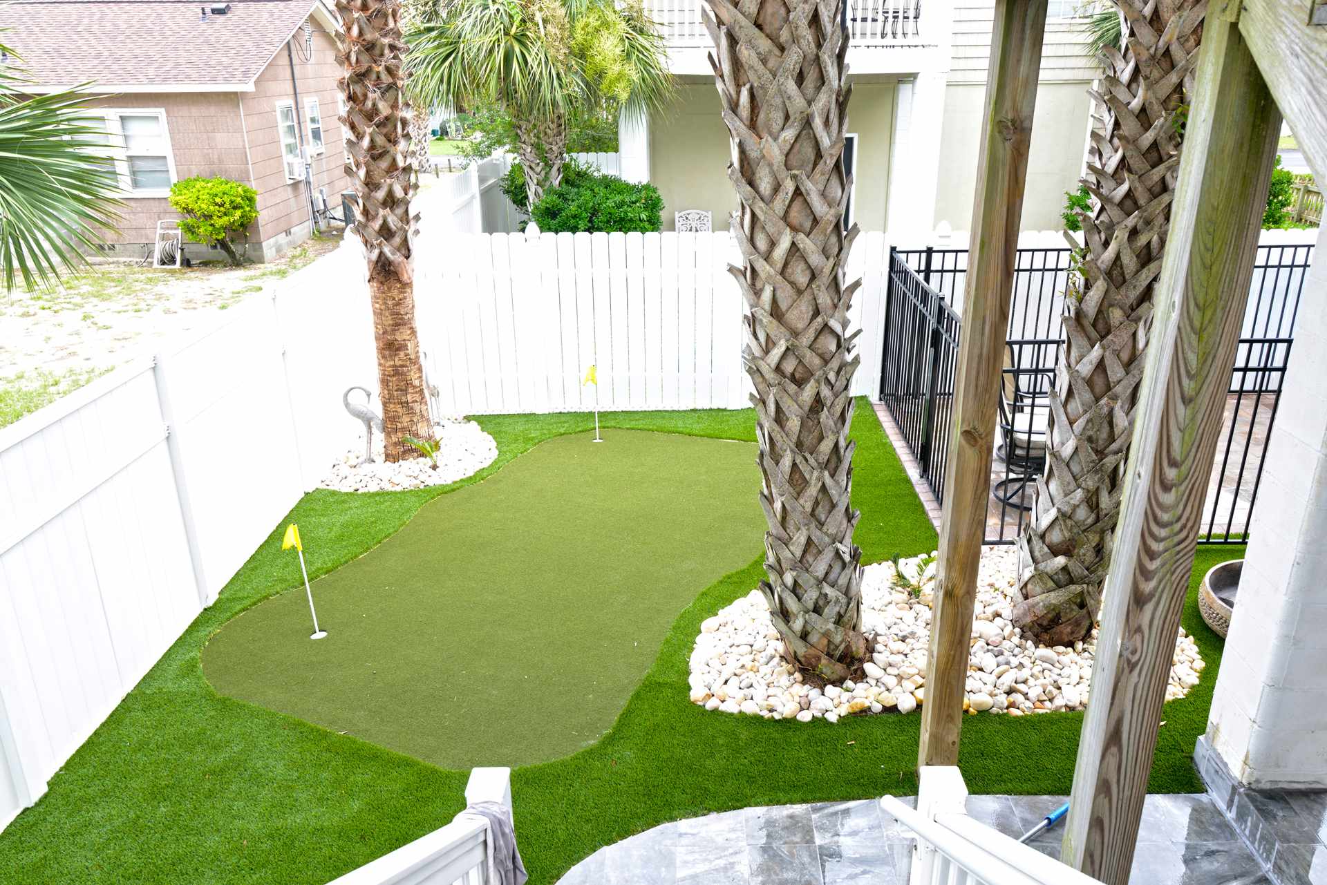 Sun and Games House w Swimming Pool Tons of Games Putting Green