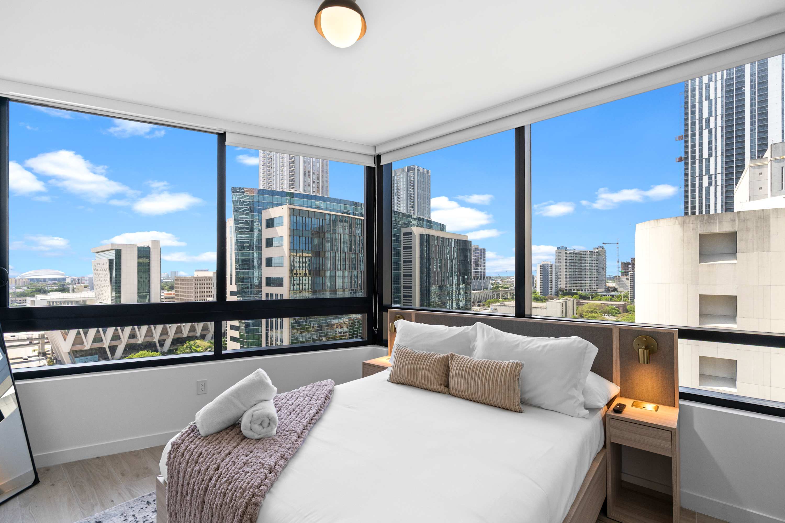 Stylish Downtown Miami Condo | Pool & Gym