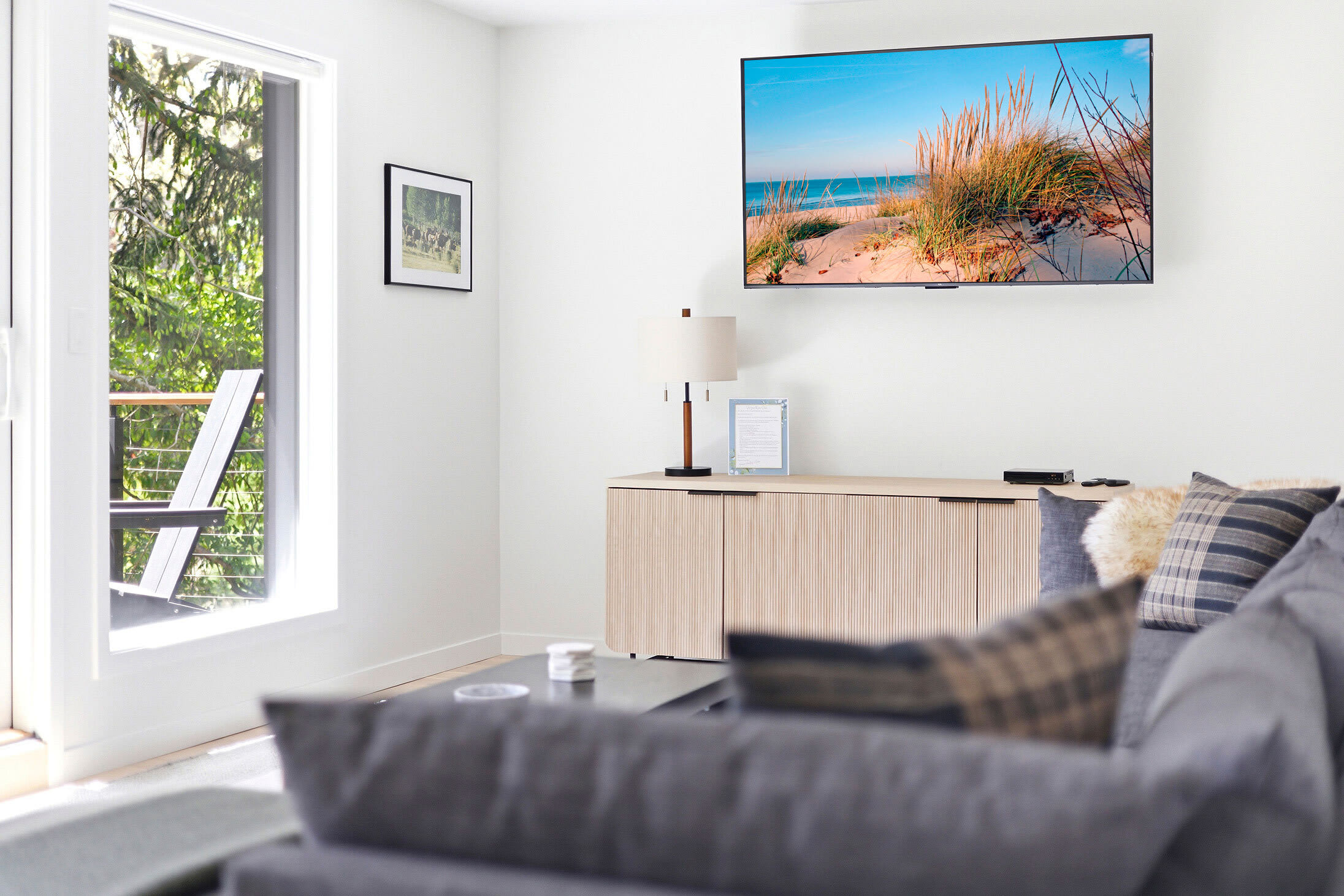 Netflix? Check. Snacks? Check. This living room? The ultimate binge-worthy setup.